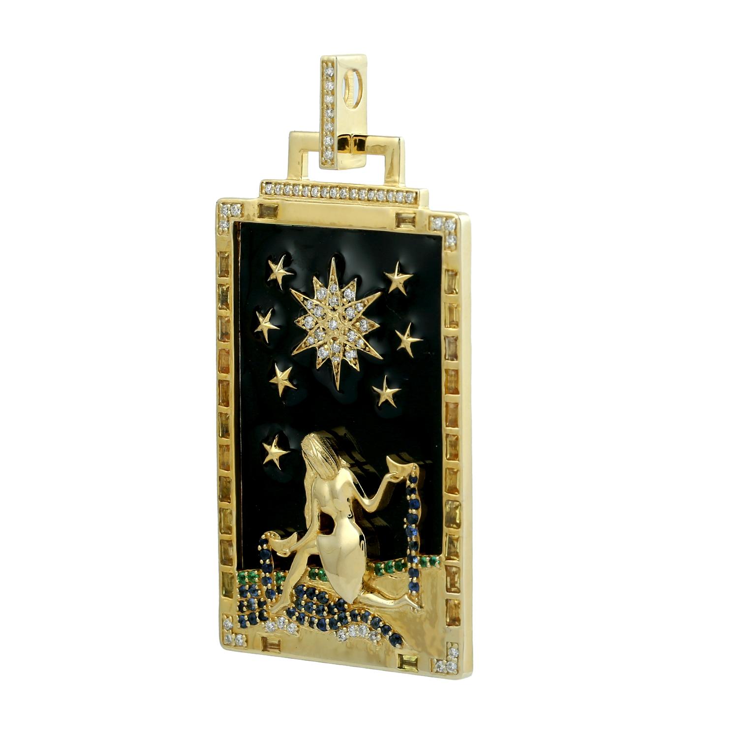 Art Déco Ciondolo con carta dei tarocchi in madreperla, smalto nero e diamanti in oro 14k in vendita