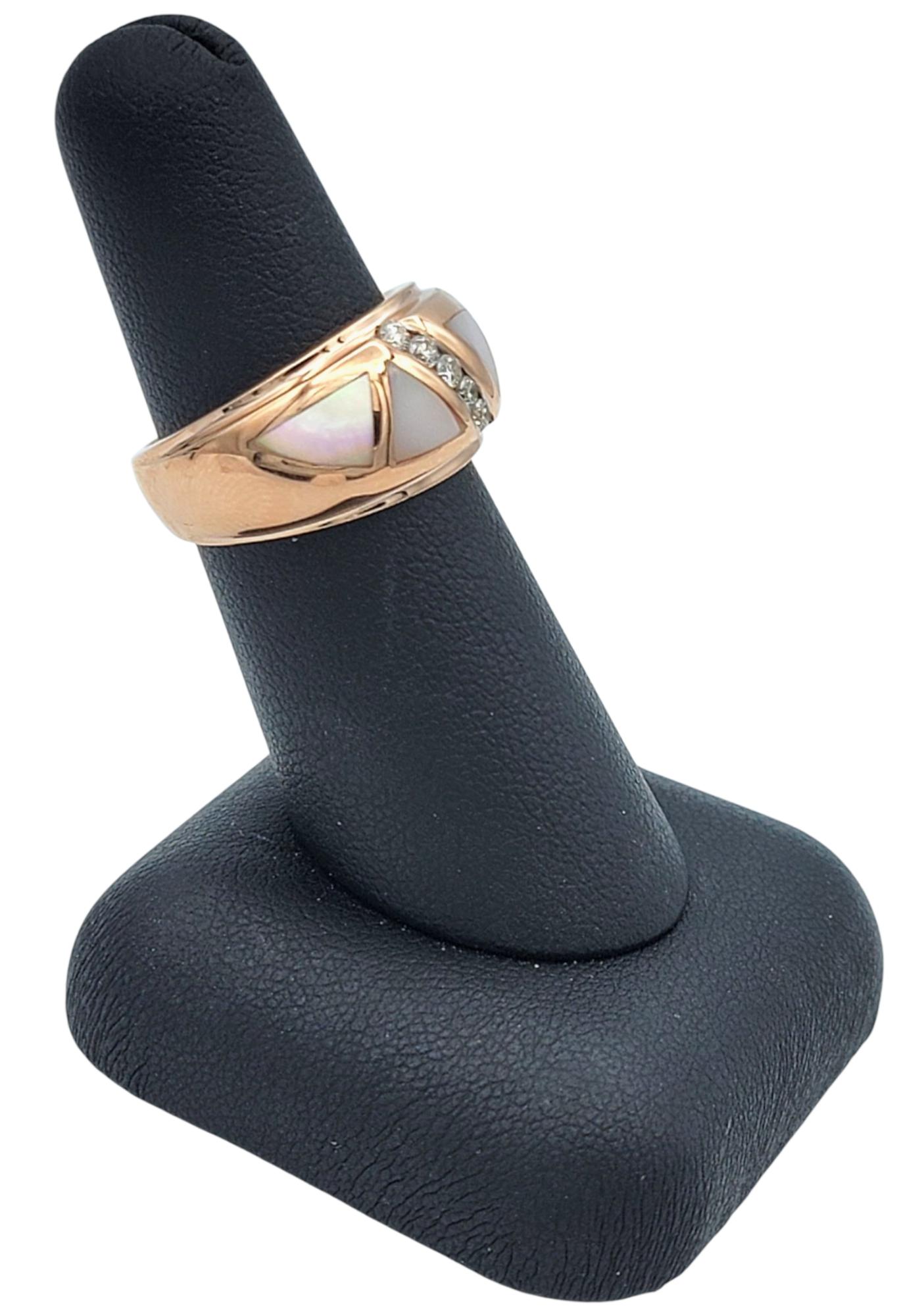 Mother of Pearl Triangular Inlay Band Ring with Diamonds in 14 Karat Rose Gold en venta 5