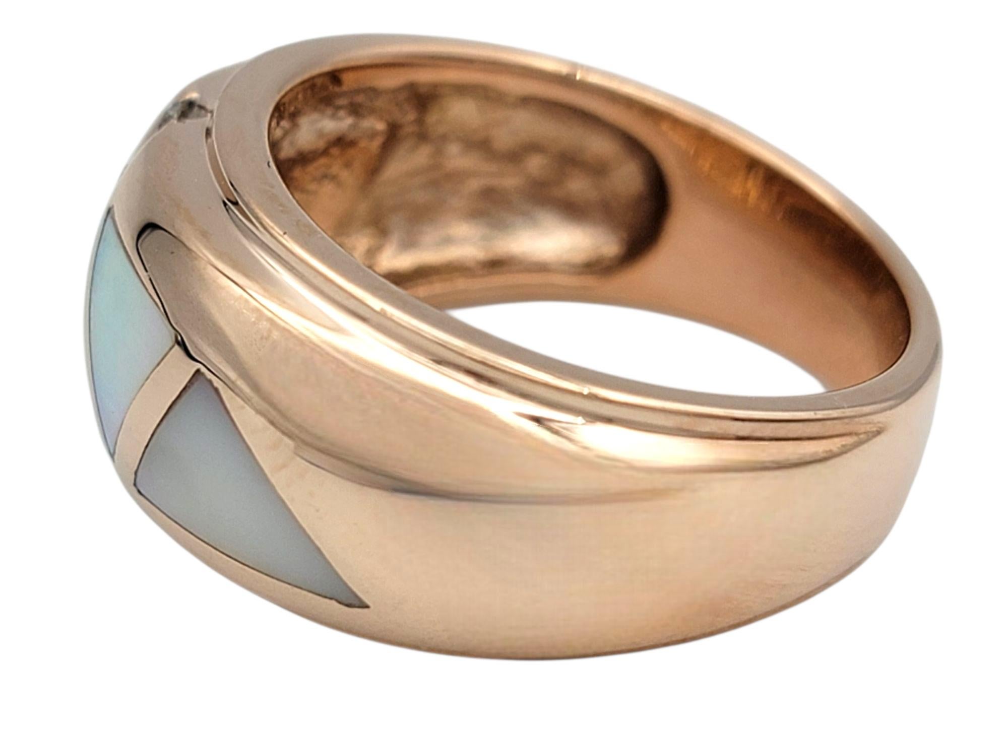 Mother of Pearl Triangular Inlay Band Ring with Diamonds in 14 Karat Rose Gold Corte redondo en venta