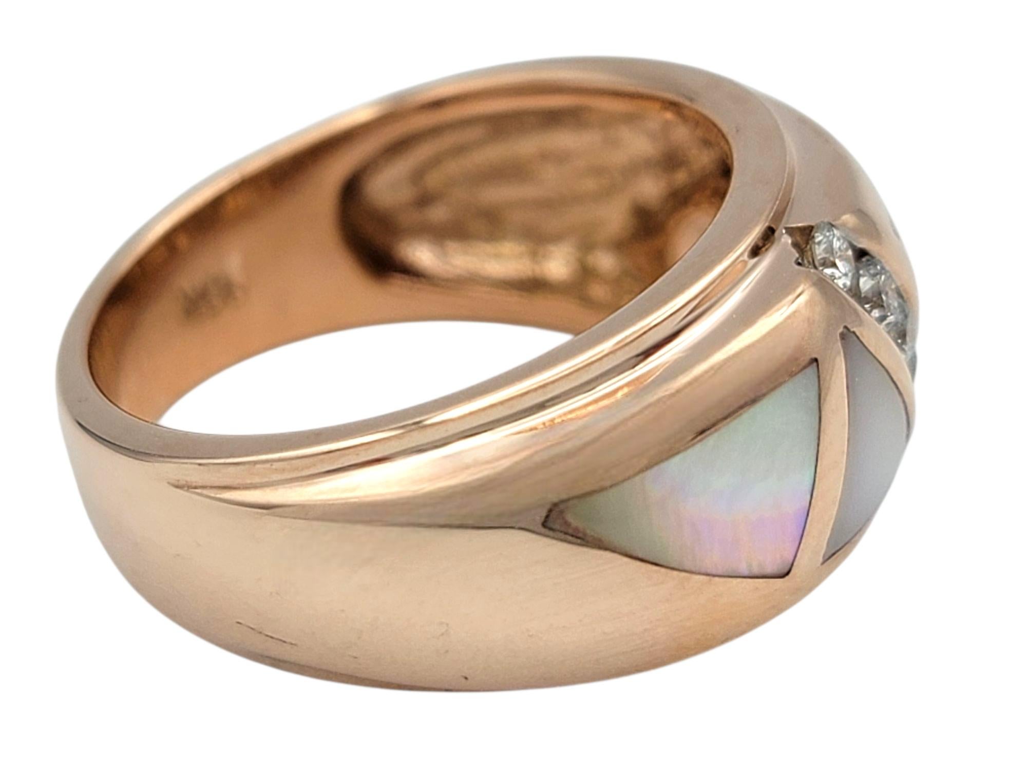 Mother of Pearl Triangular Inlay Band Ring with Diamonds in 14 Karat Rose Gold en Bueno estado para la venta en Scottsdale, AZ