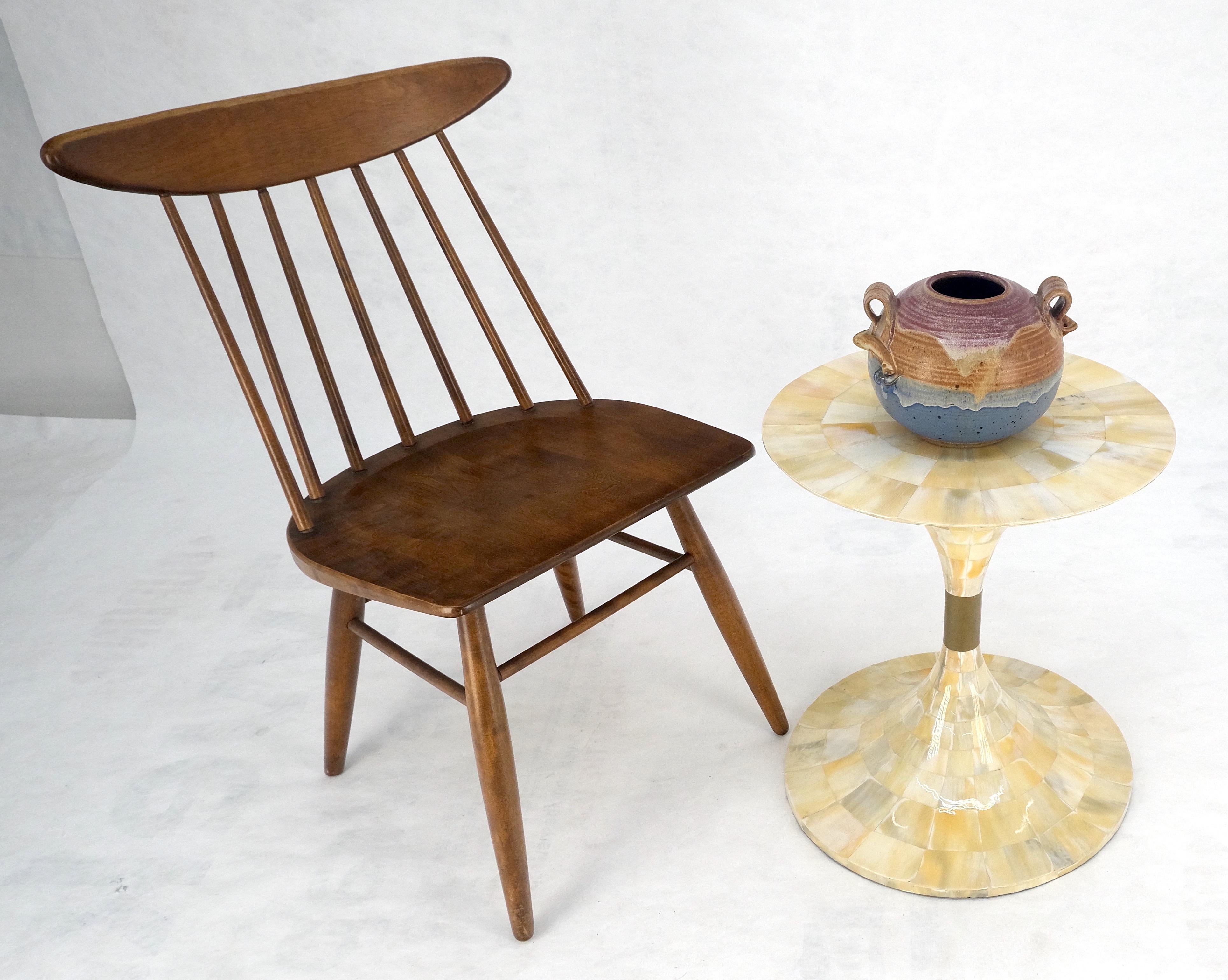 Mother of Pearl Veneer Patch Work Tulip Shape side End Table Stand MINT In Good Condition For Sale In Rockaway, NJ