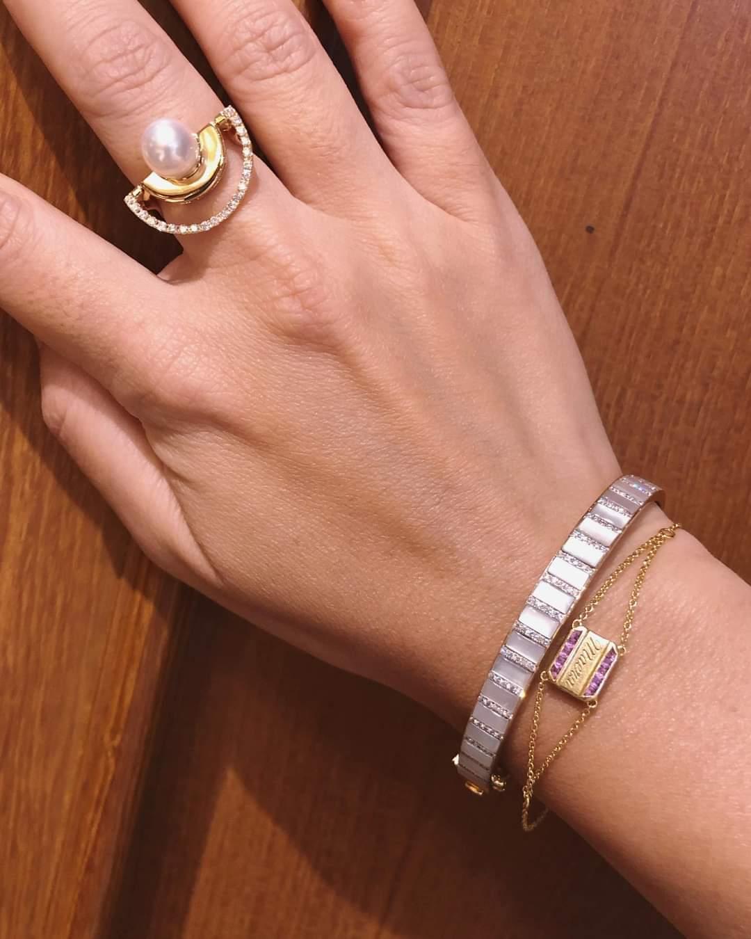 Mother of Pearl with Diamond Bangle set in 18K Gold Settings For Sale 1