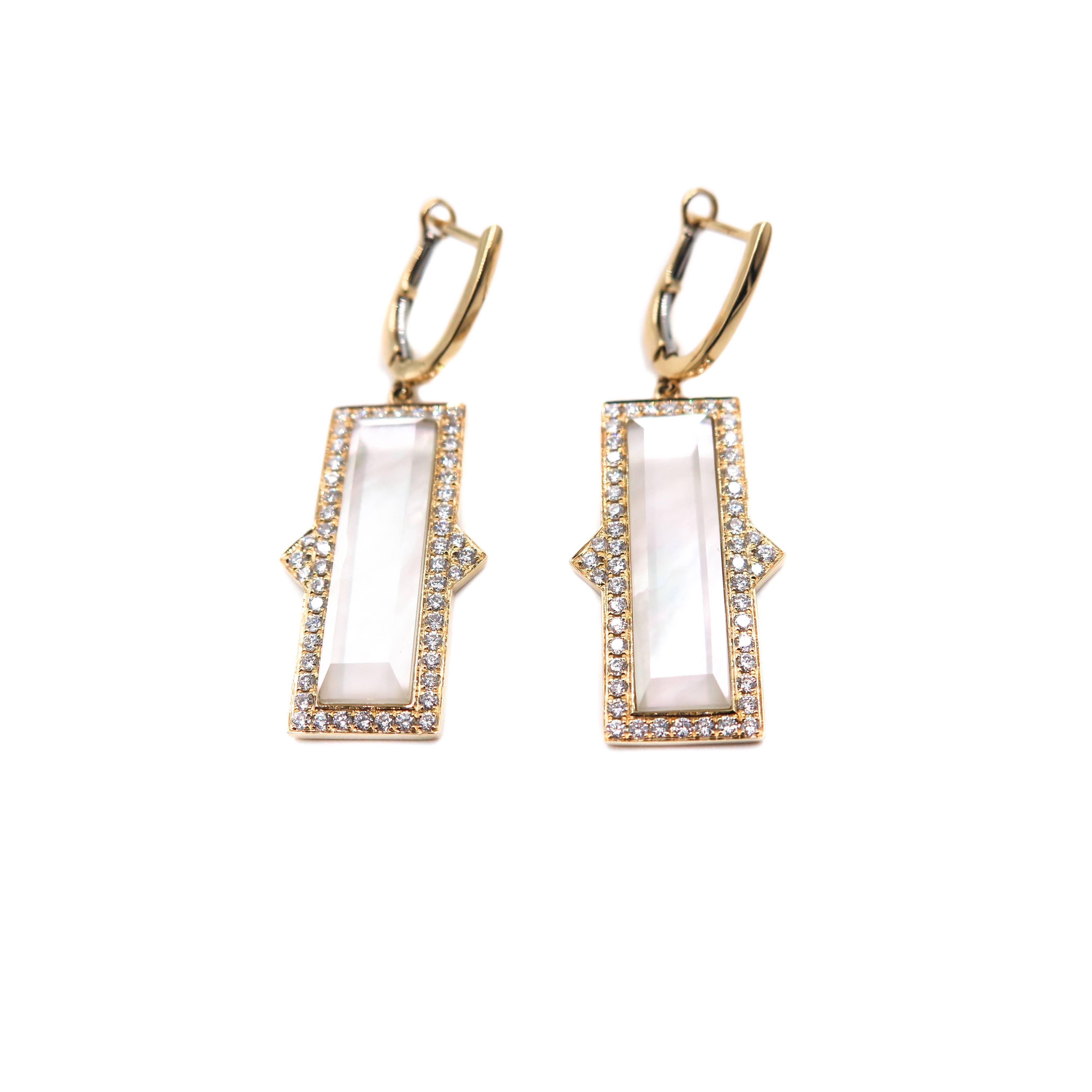 Mother-of-Pearl, Quartz and Diamond Yellow Gold Drop Earrings In New Condition In Greenwich, CT