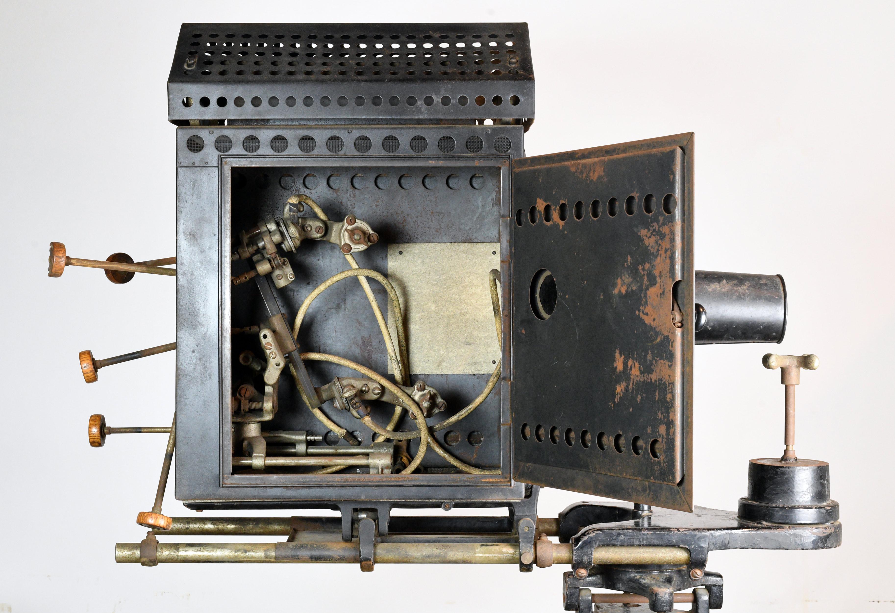 Motiograph Silent Movie Projector In Good Condition In Minneapolis, MN