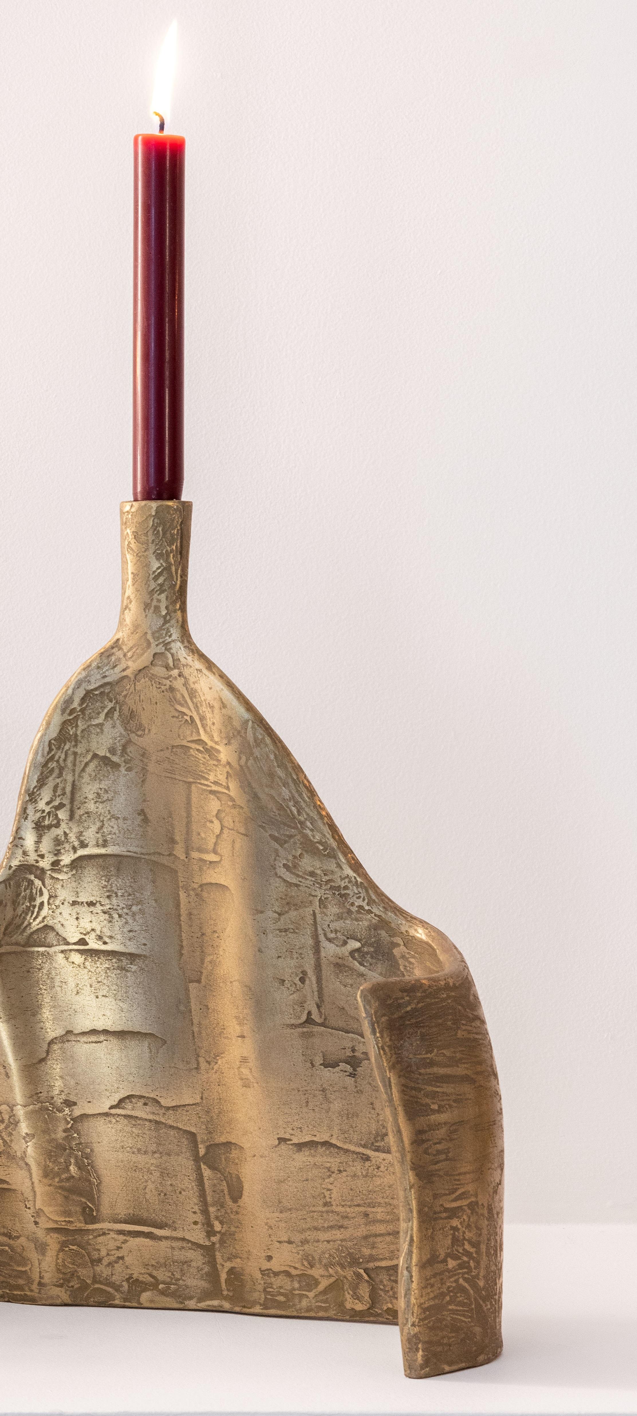 Candelabro doble de luz inmóvil en resina de latón by Atelier Ellery Posmoderno en venta