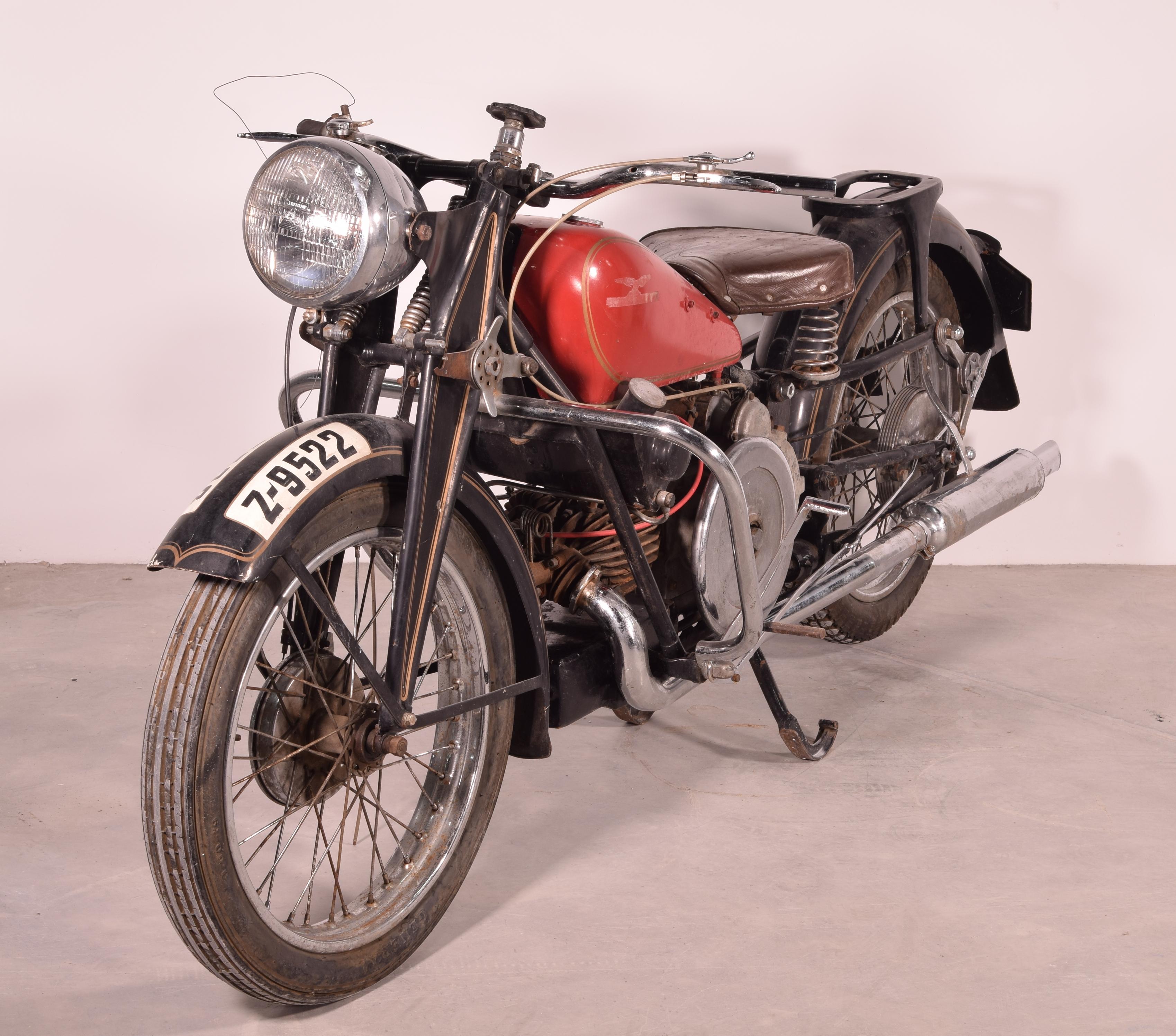 Metà XX secolo Moto GUZZI, forse Gran Turismo GT 16, 500 498 cc, circa 1930. in vendita