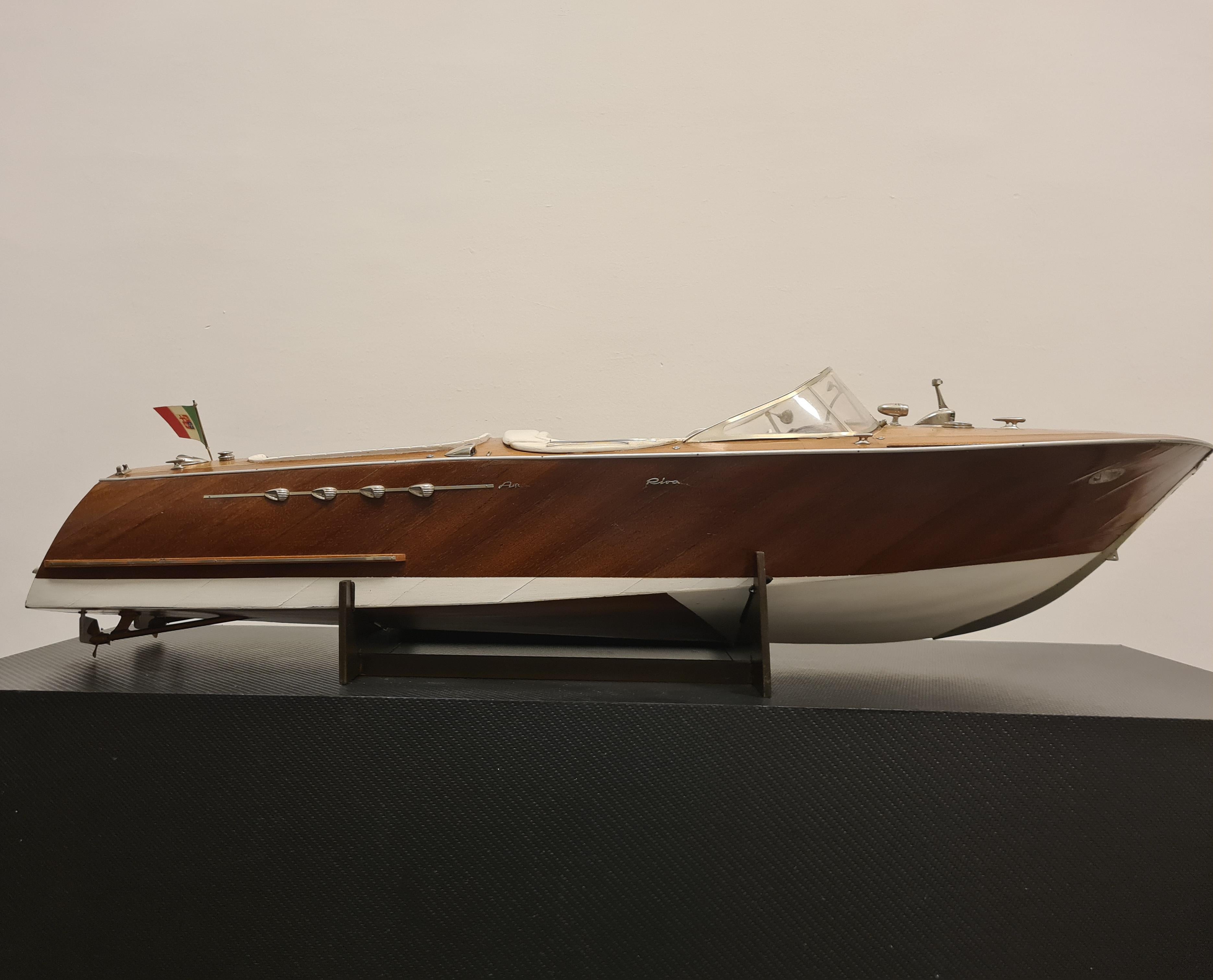 Motorboat Acquarama Riva in scale For Sale 4