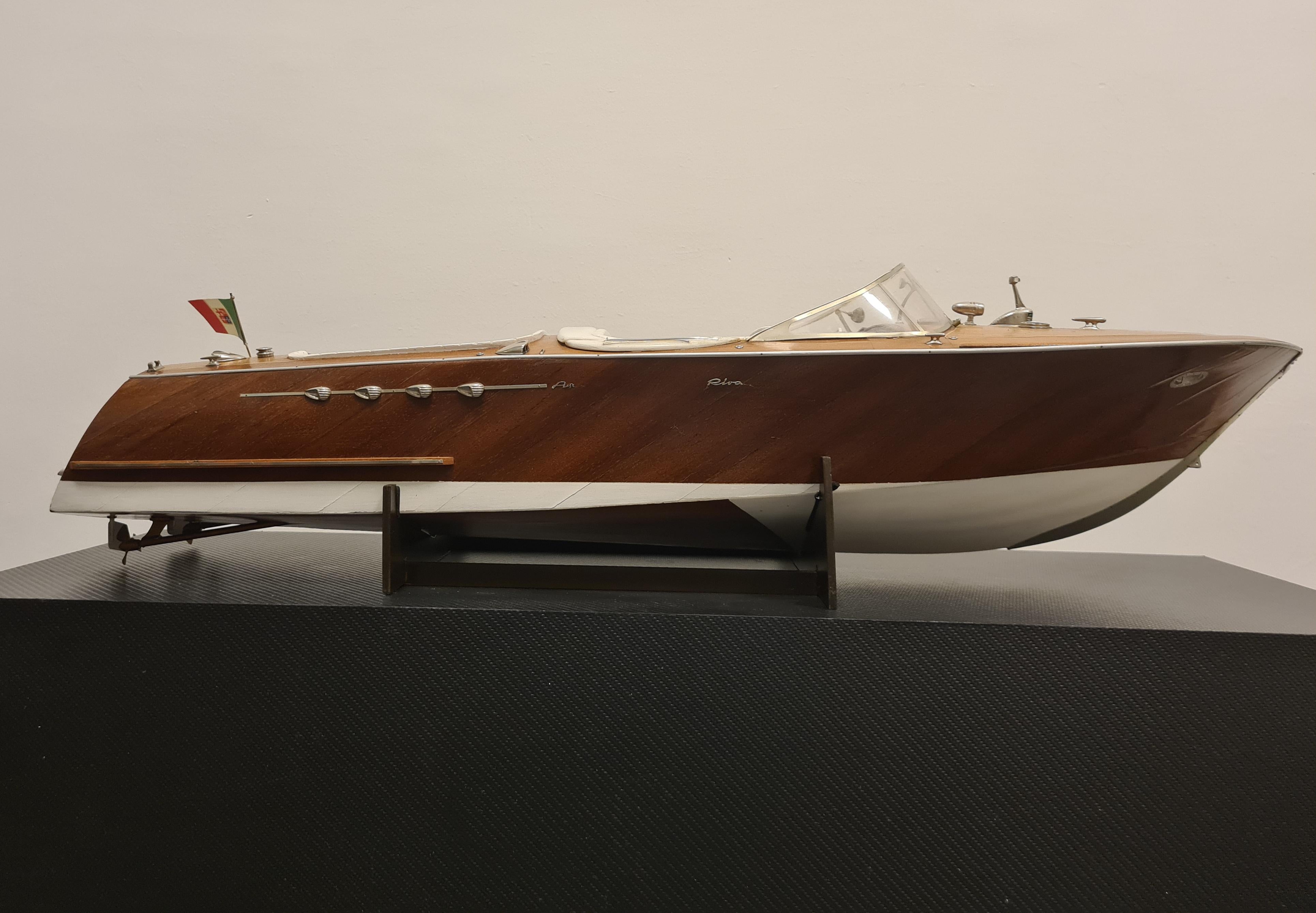 Motorboat Acquarama Riva in scale For Sale 5