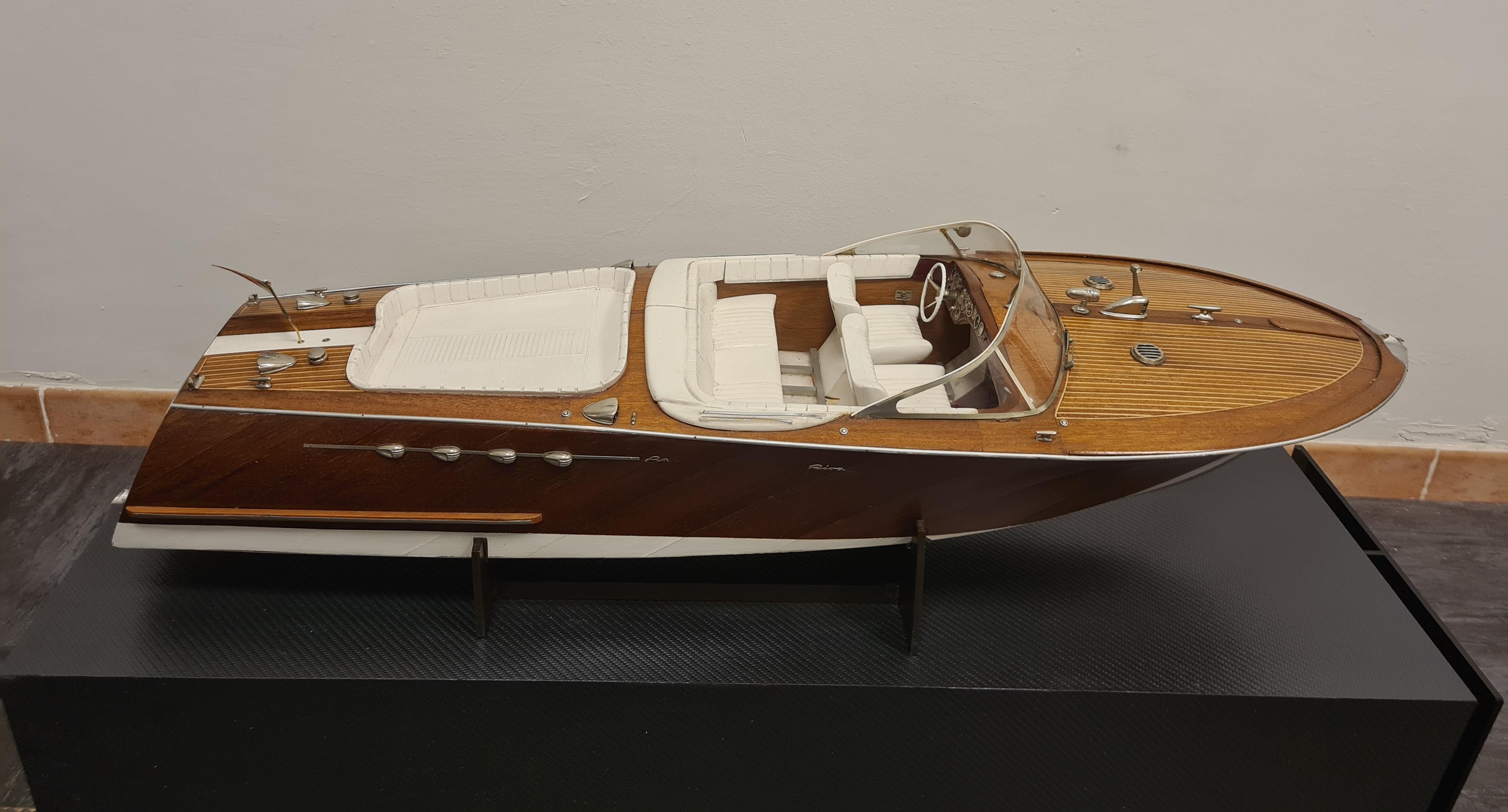 Motorboat Acquarama Riva in scale For Sale 6