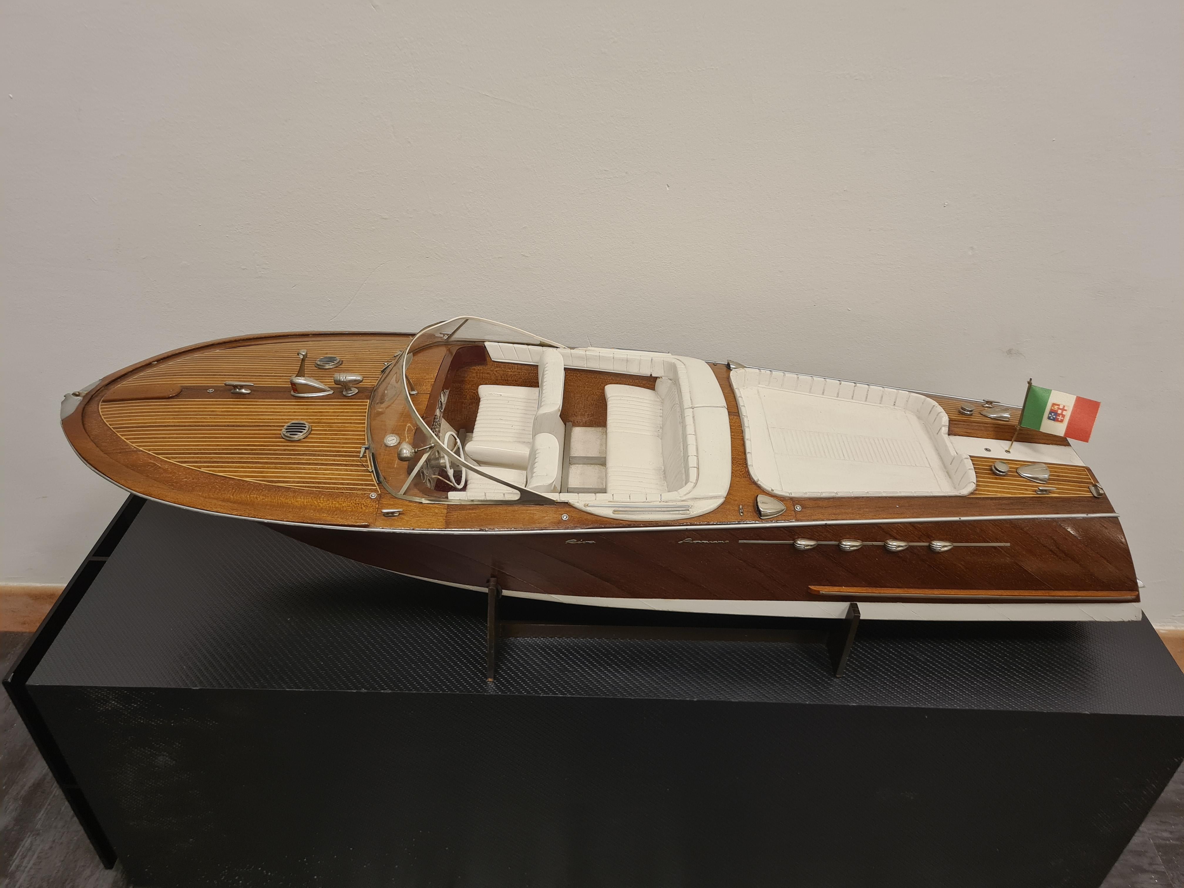Italian Motorboat Acquarama Riva in scale For Sale