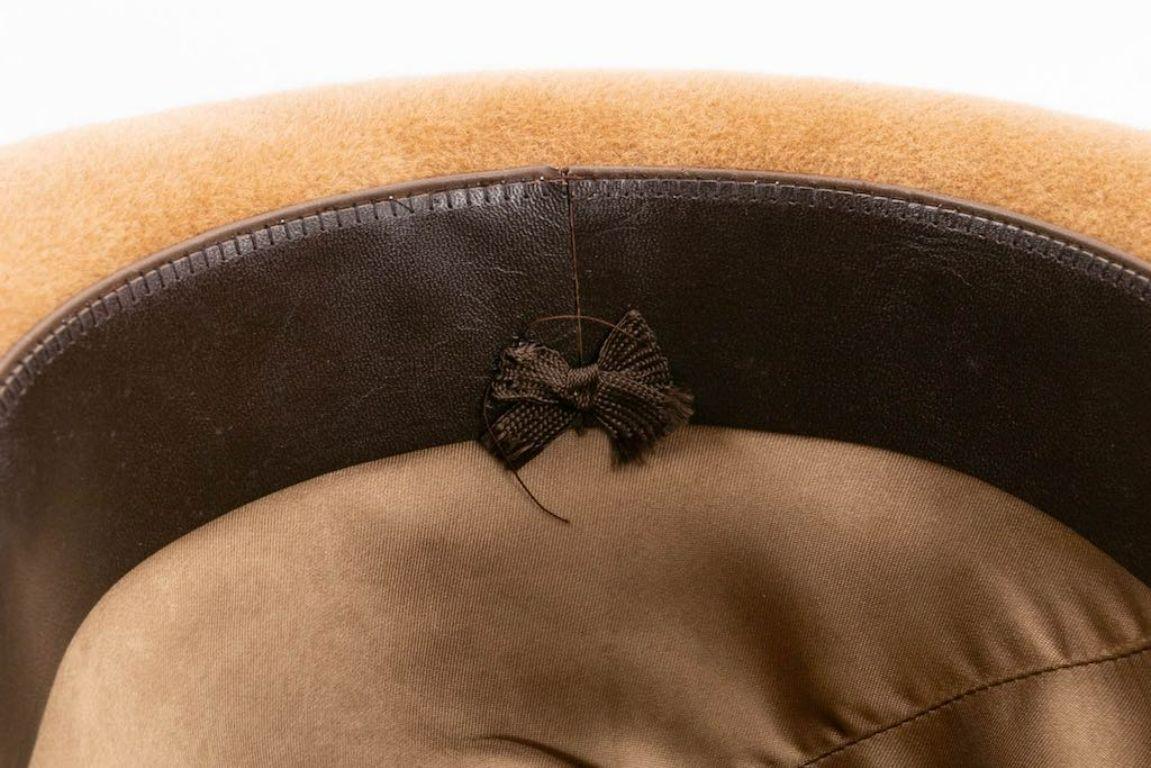 MOTSCH Brauner Hut mit schwarzem Stoffbesatz im Angebot 5