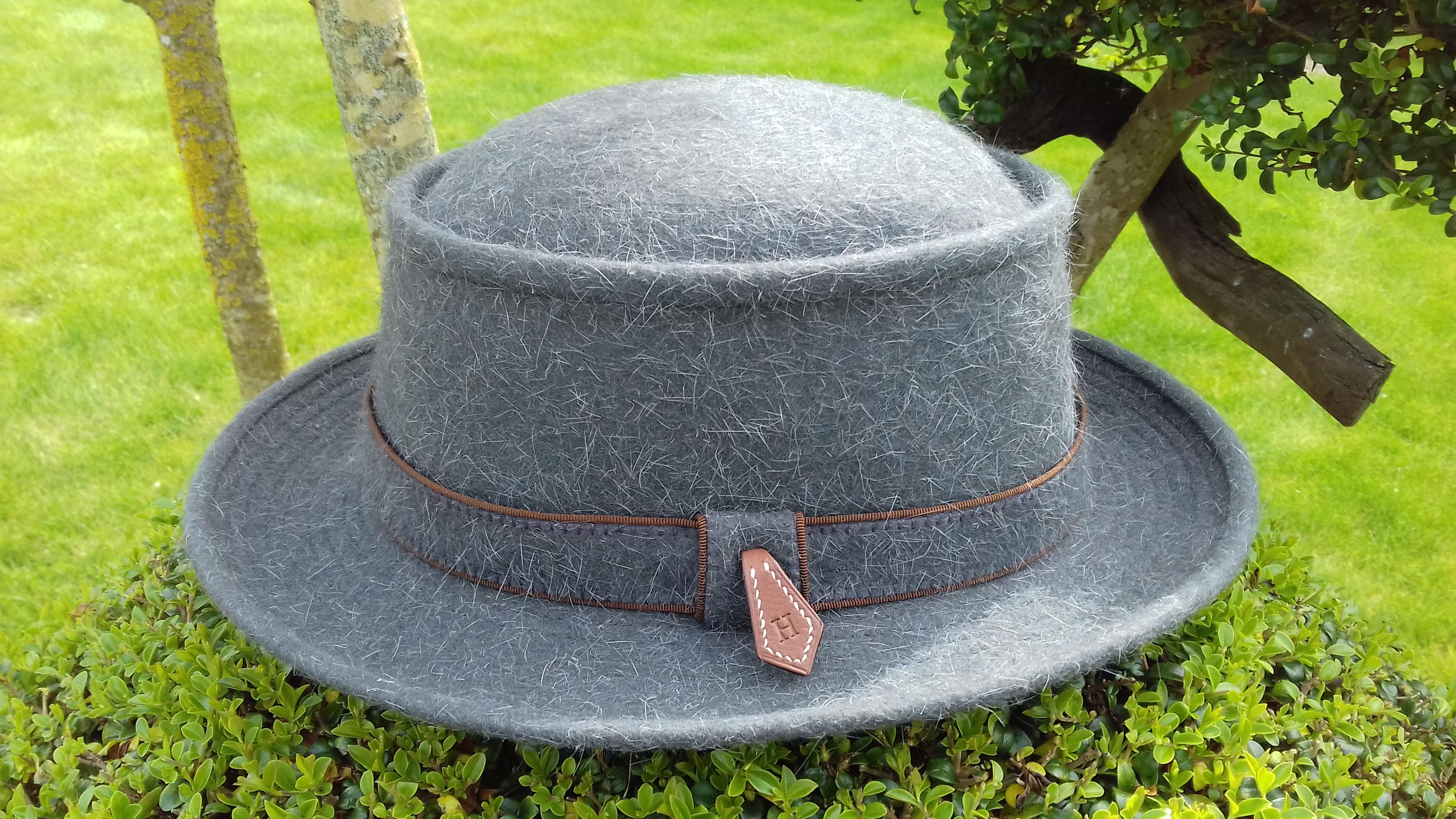 Motsch Paris for Hermès Felt Hat Grey Size 56 For Sale 8