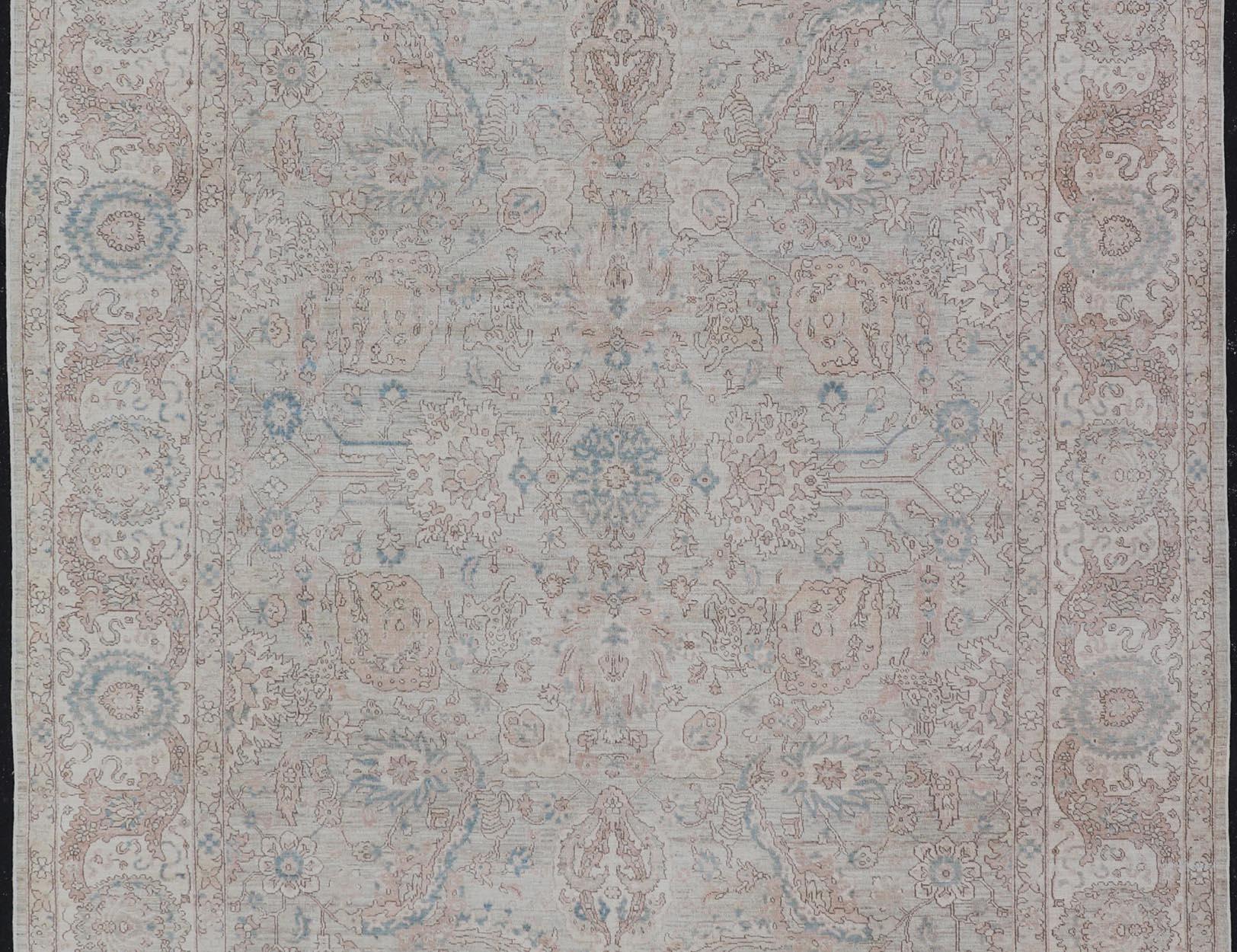 Afghan Motshan Kashan Design/One en Soft Tan, Taupe, Light Blue et Ivory 9'3 x 13'7 en vente
