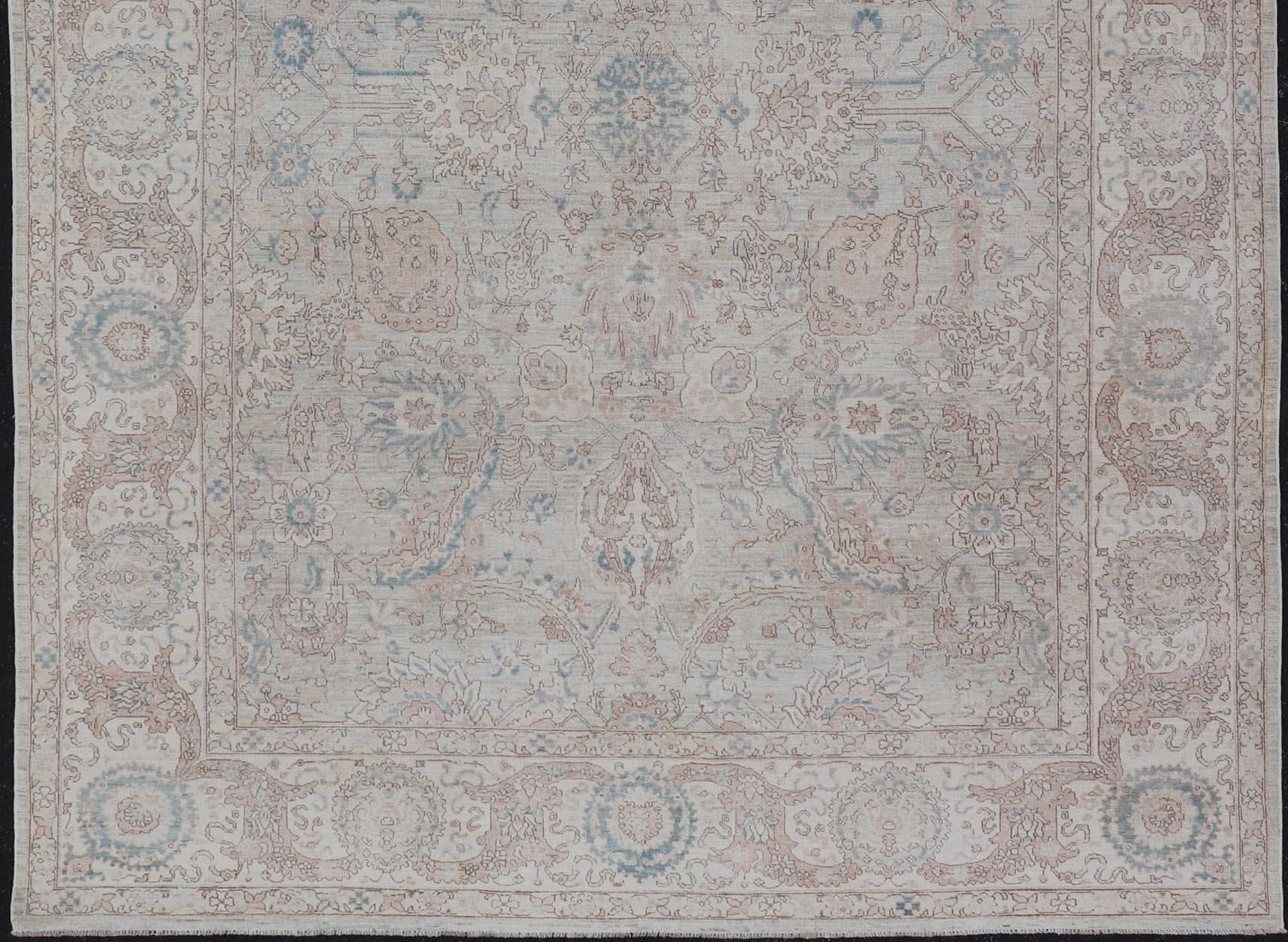 Noué à la main Motshan Kashan Design/One en Soft Tan, Taupe, Light Blue et Ivory 9'3 x 13'7 en vente