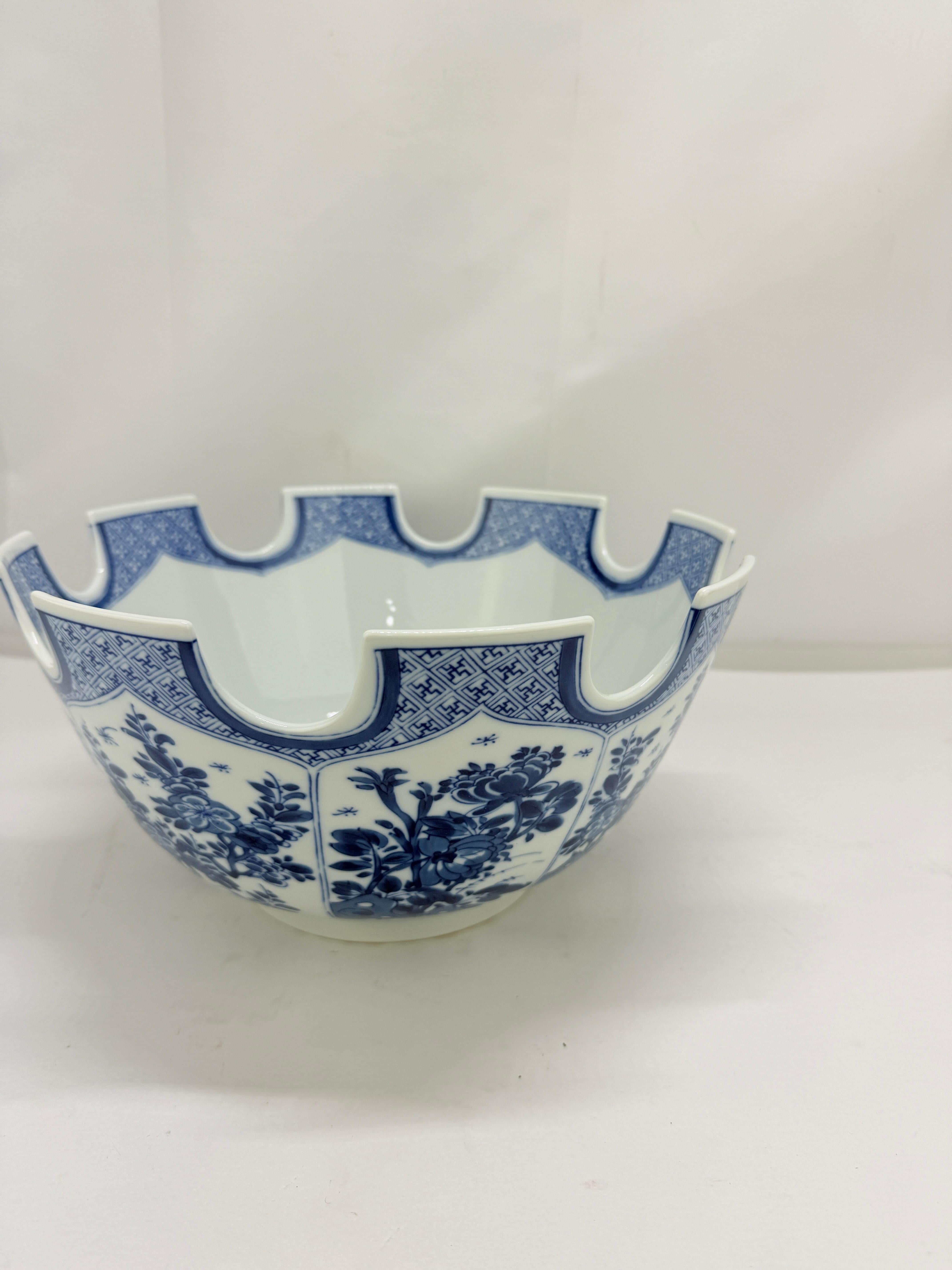 Mottahedeh Blau-weiße Canton Monteith-Schale, nach dem chinesischen Export-Original (Portugiesisch) im Angebot