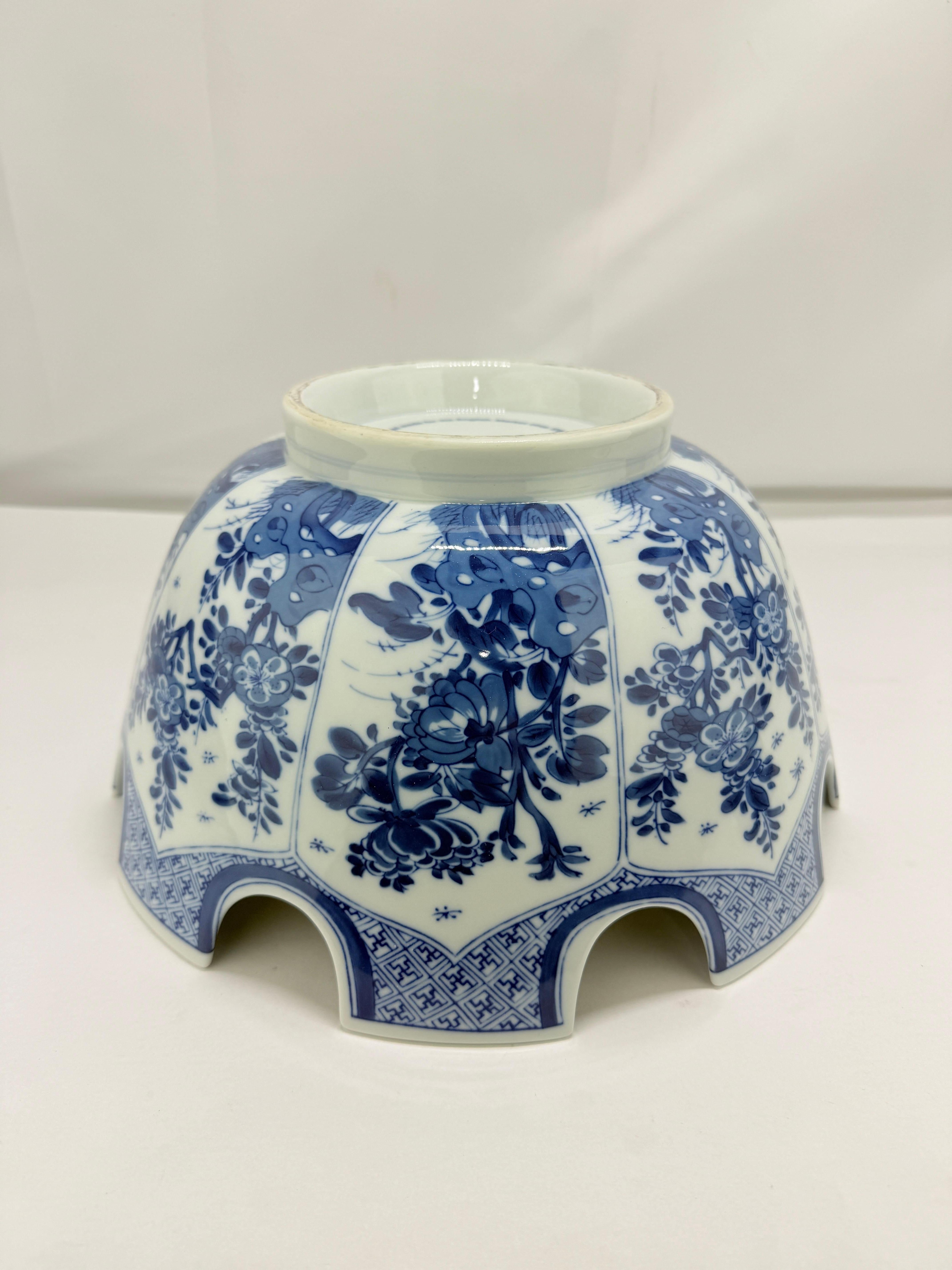 Mottahedeh Blau-weiße Canton Monteith-Schale, nach dem chinesischen Export-Original im Angebot 1