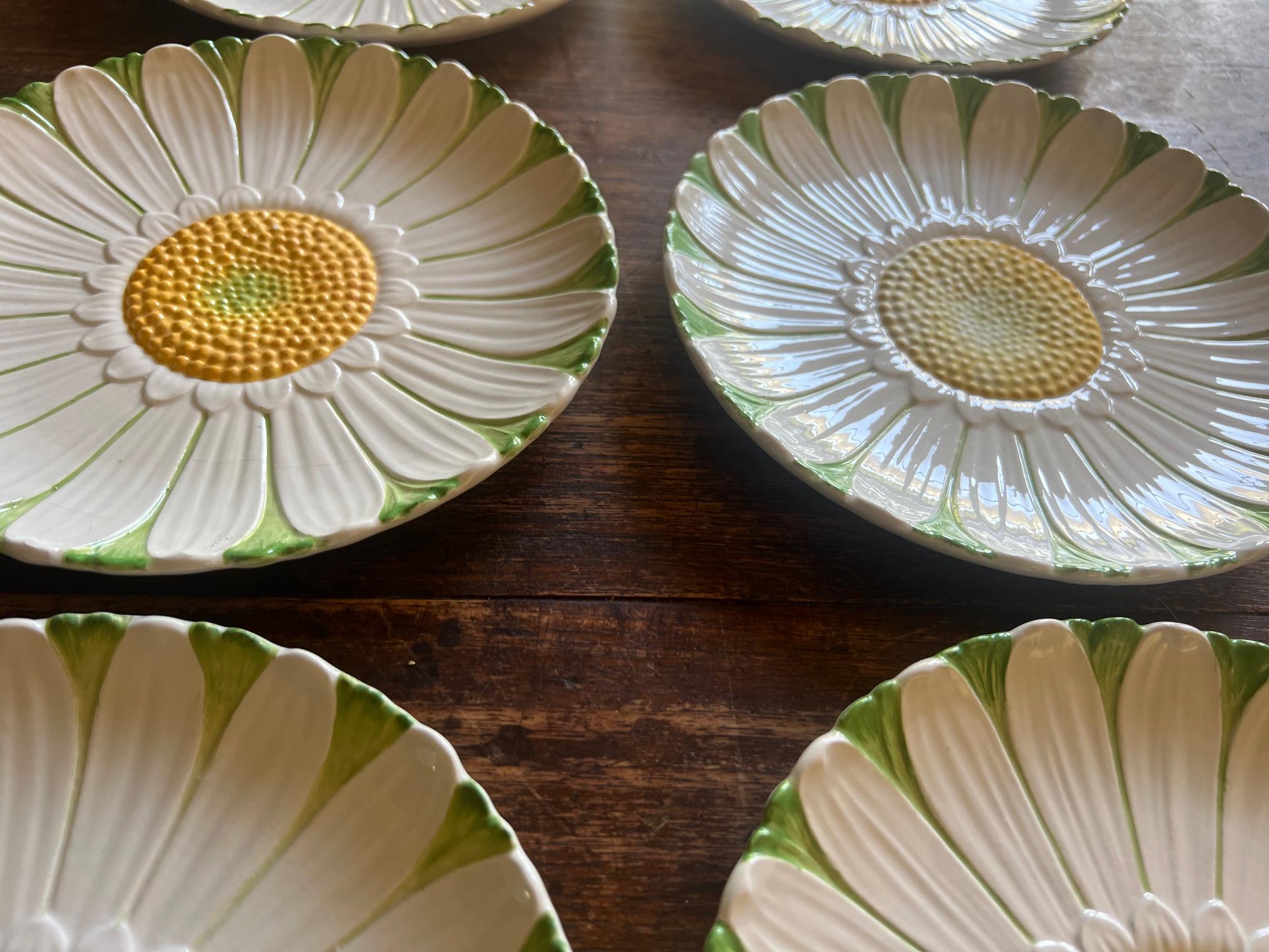 Mid-20th Century Mottahedeh Italian Daisy Plates, Set of 6, C. 1960's For Sale