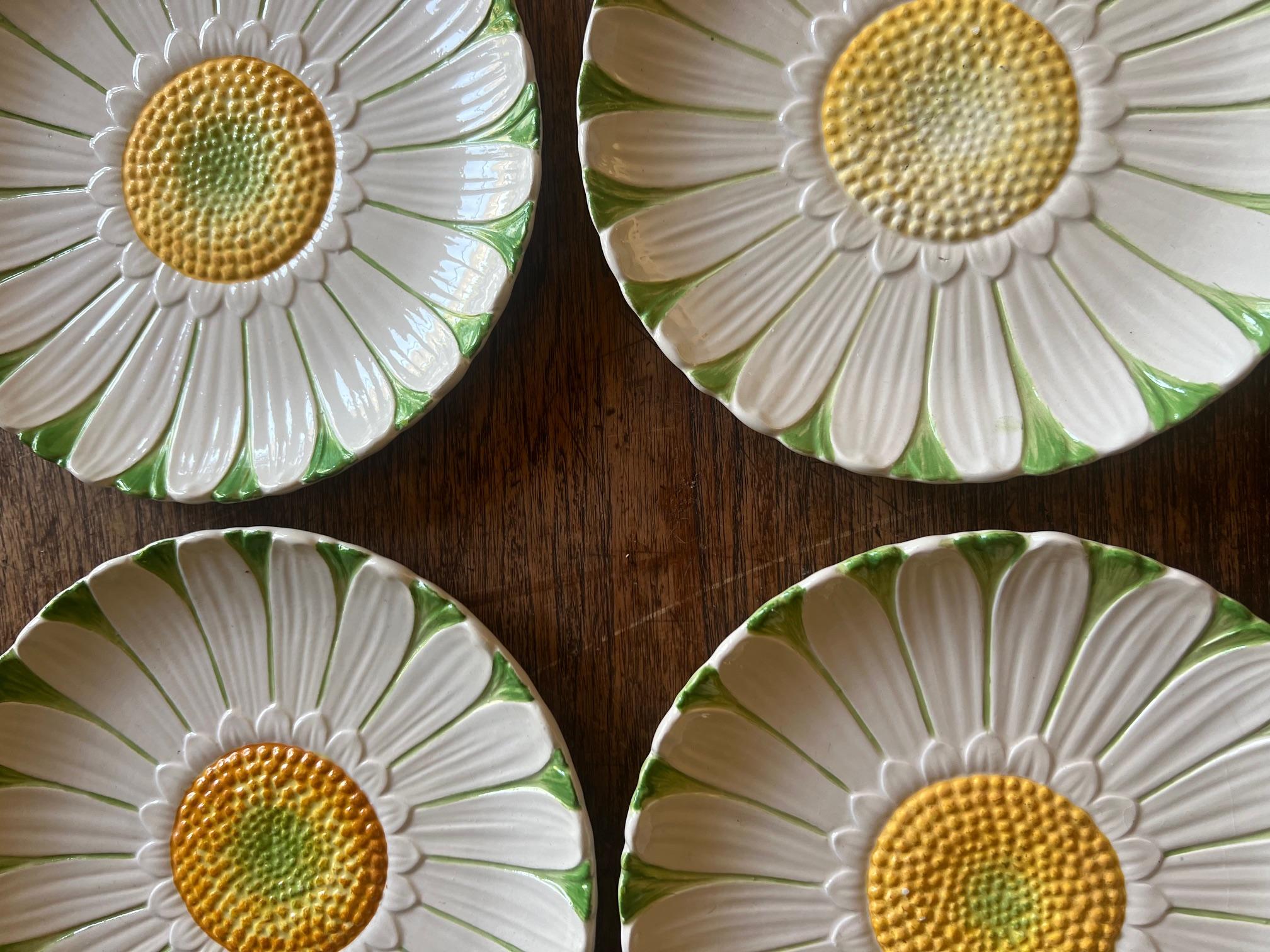 Ceramic Mottahedeh Italian Daisy Plates, Set of 6, C. 1960's For Sale