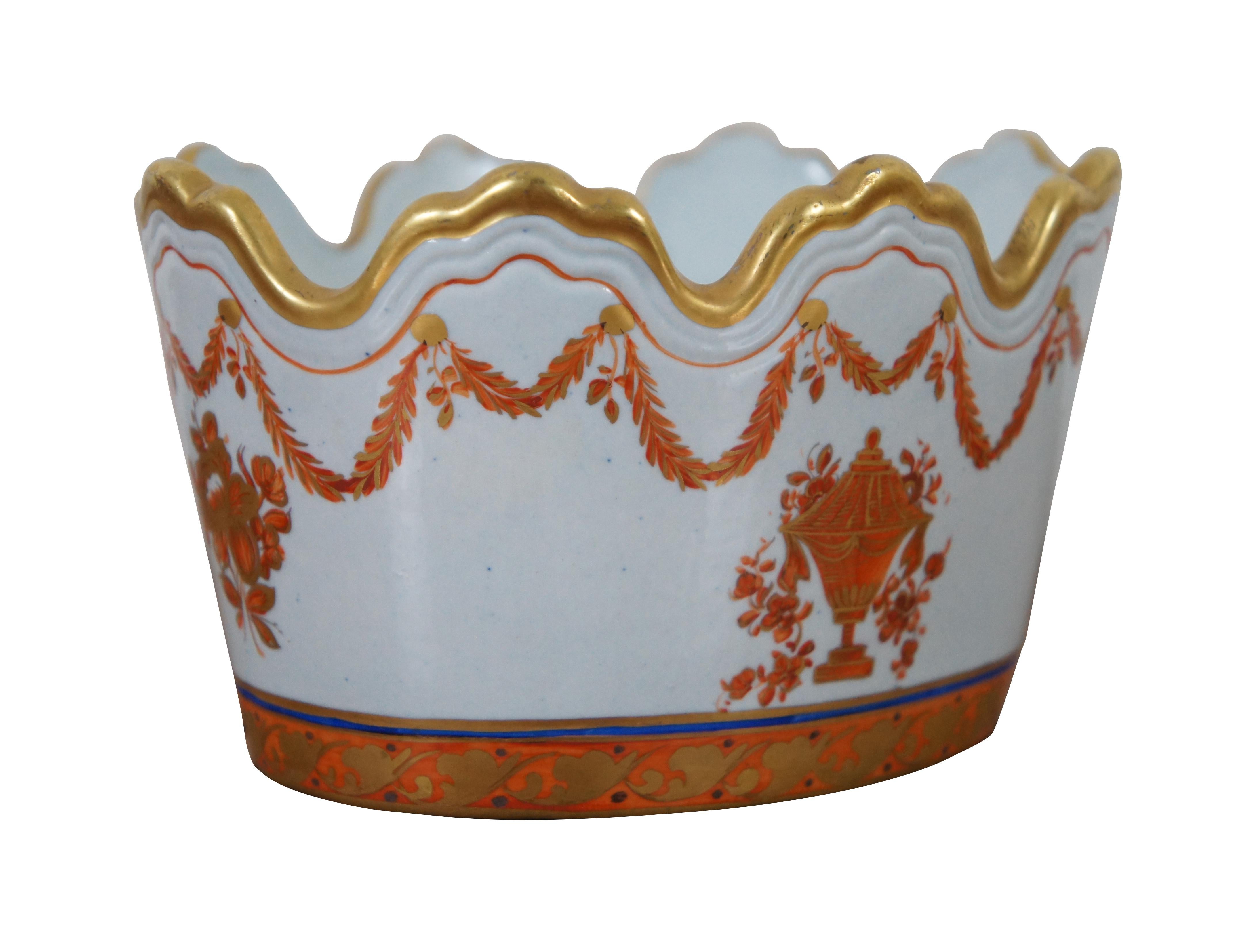 Neoclassical Mottahedeh Lowestoft Monteith Porcelain Scalloped Candy Nut Bowl Cachepot