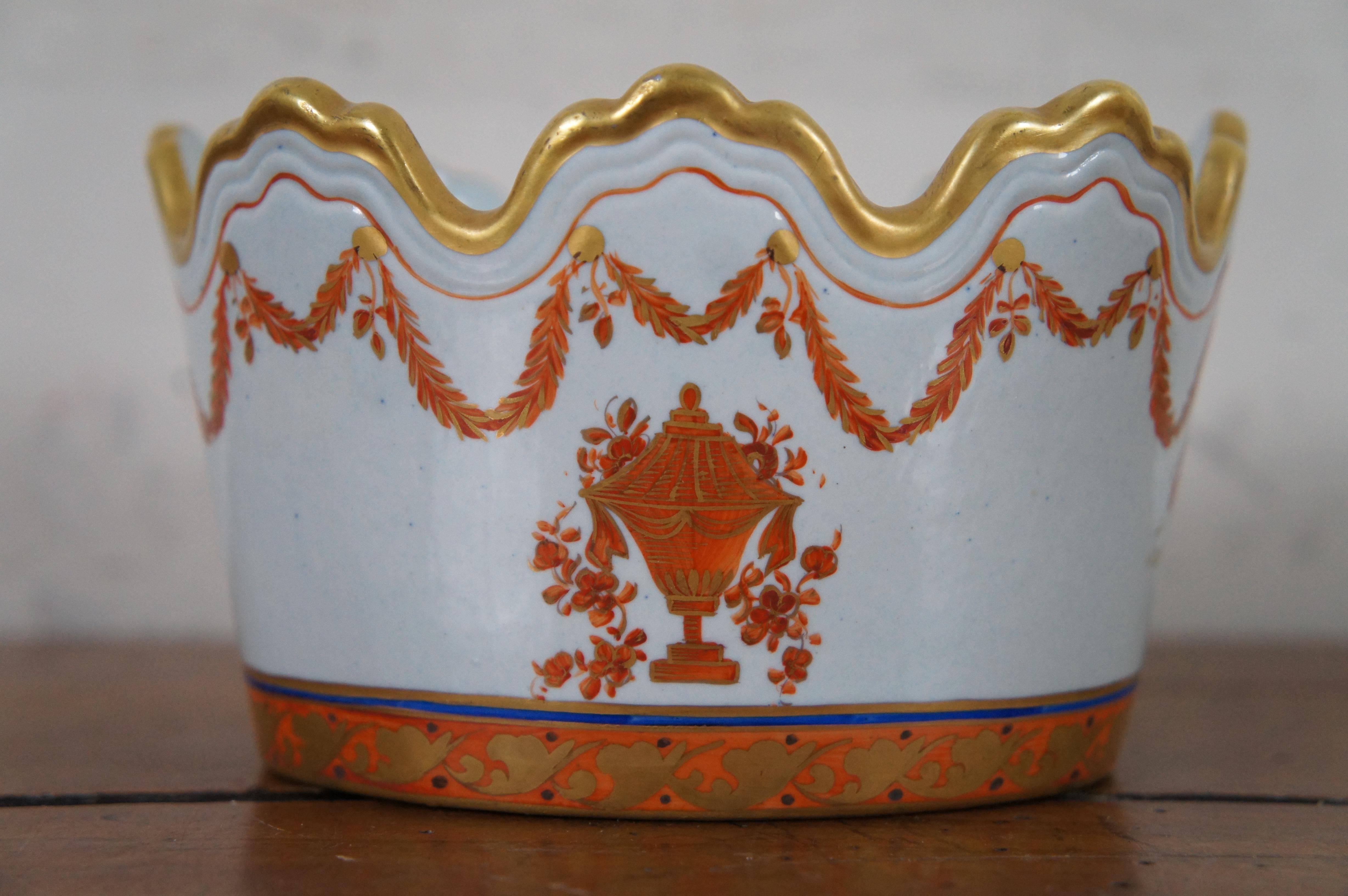 Mottahedeh Lowestoft Monteith Porcelain Scalloped Candy Nut Bowl Cachepot In Good Condition In Dayton, OH