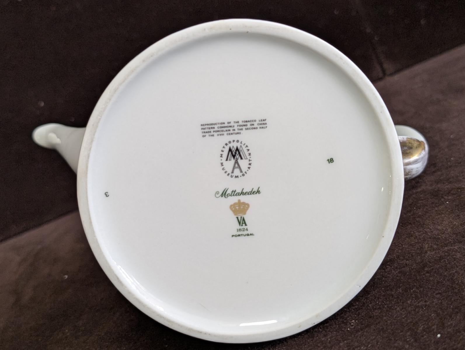 Mottahedeh “Tobacco Leaf” Coffee Pot & Lid For Sale 1