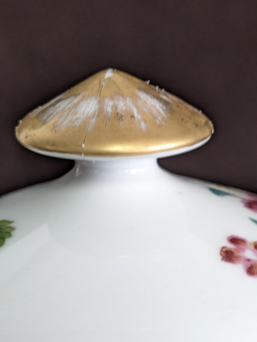 Porcelain Mottahedeh “Tobacco Leaf” Large Ginger Jar & Lid For Sale