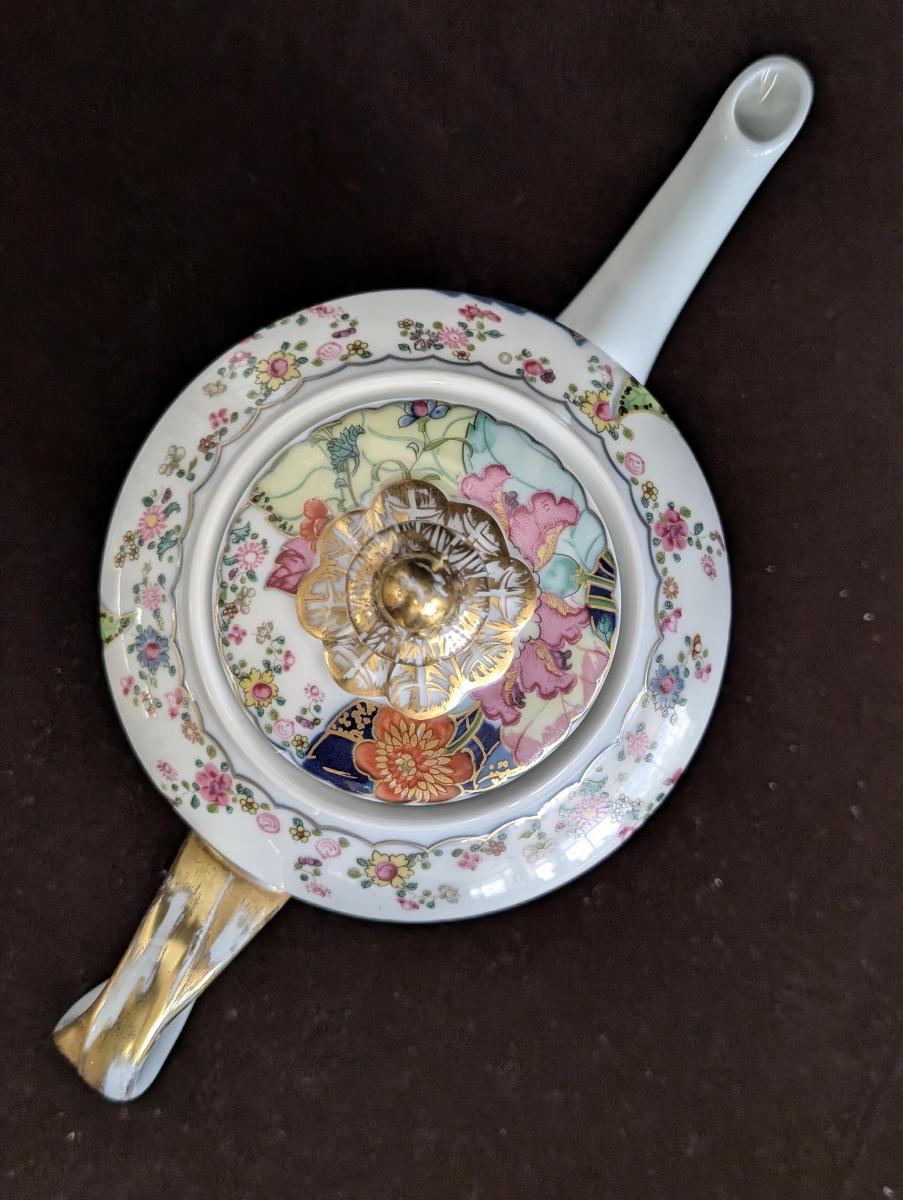 20th Century Mottahedeh “Tobacco Leaf” Teapot & Lid For Sale