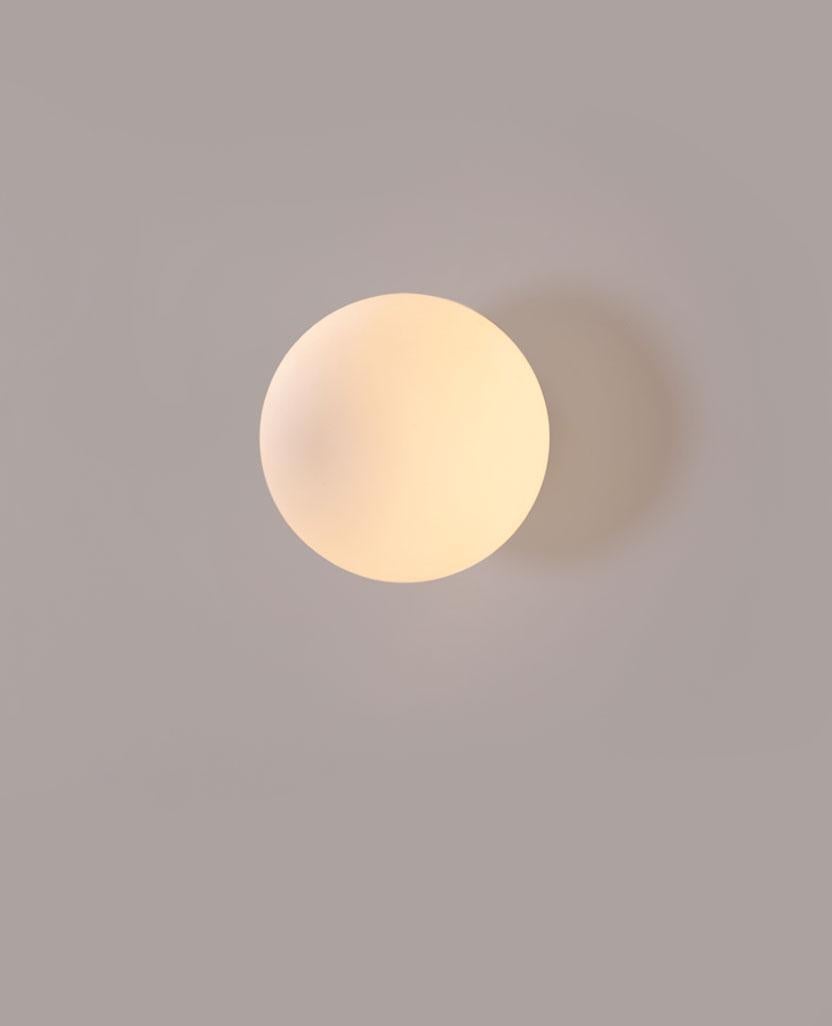 Mottle Glass Globe Wall Sconce by Lamp Shaper
Dimensions: D 20.5 x W 23 x H 20.5 cm.
Materials: Brass and glass.

Different finishes available: raw brass, aged brass, burnt brass and brushed brass Please contact us.

All our lamps can be wired