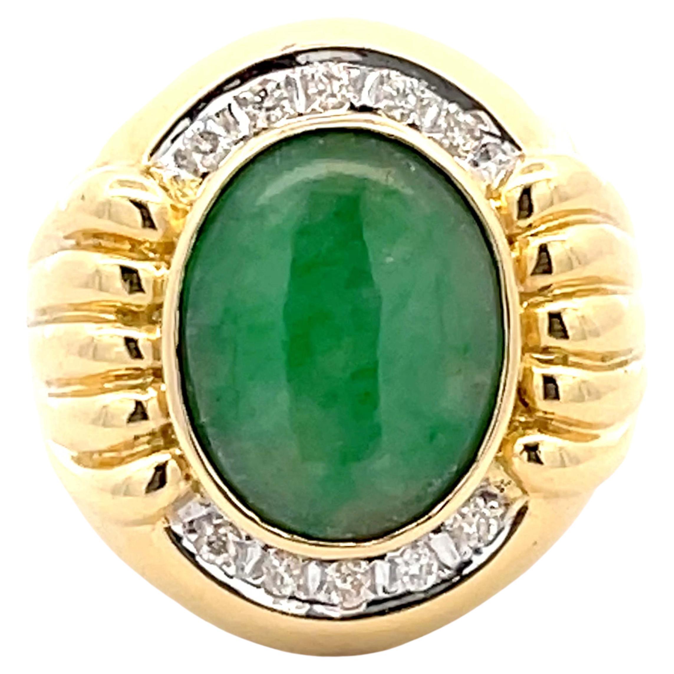 Mottled Green Jade and Diamond Ring with Fluted Shoulders in 18K Yellow Gold For Sale