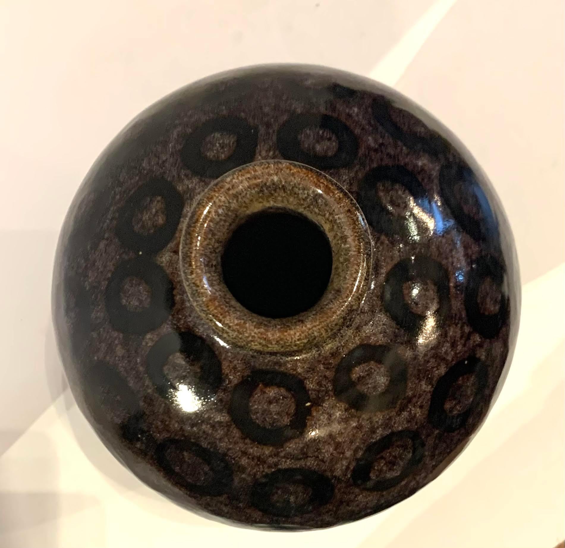 Mottled Ground Hand Painted Black Circle Design Vase, China, Contemporary In New Condition For Sale In New York, NY