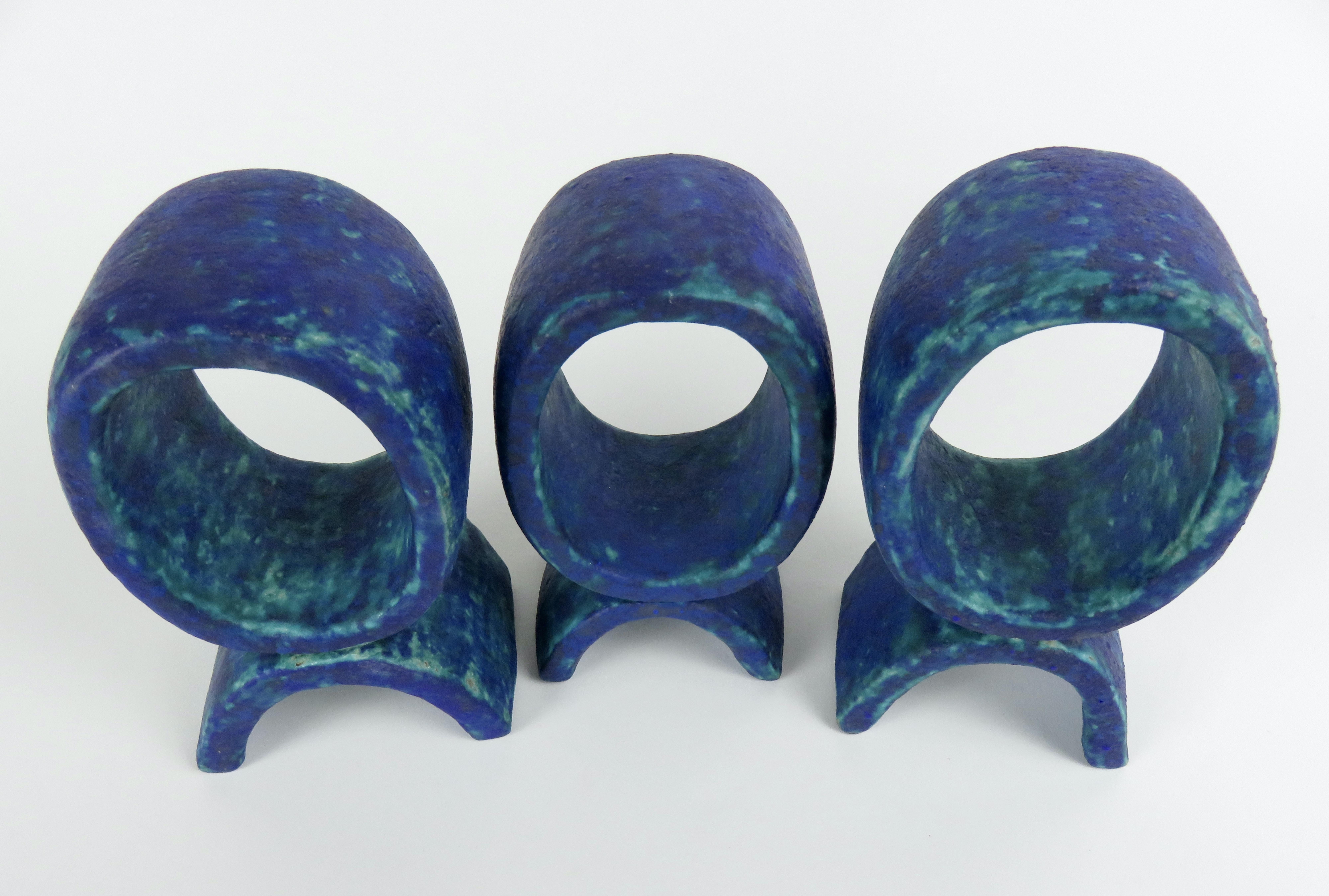 American Mottled Turquoise and Deep Blue, 3 Ceramic Totems, Single Rings on Curved Legs For Sale