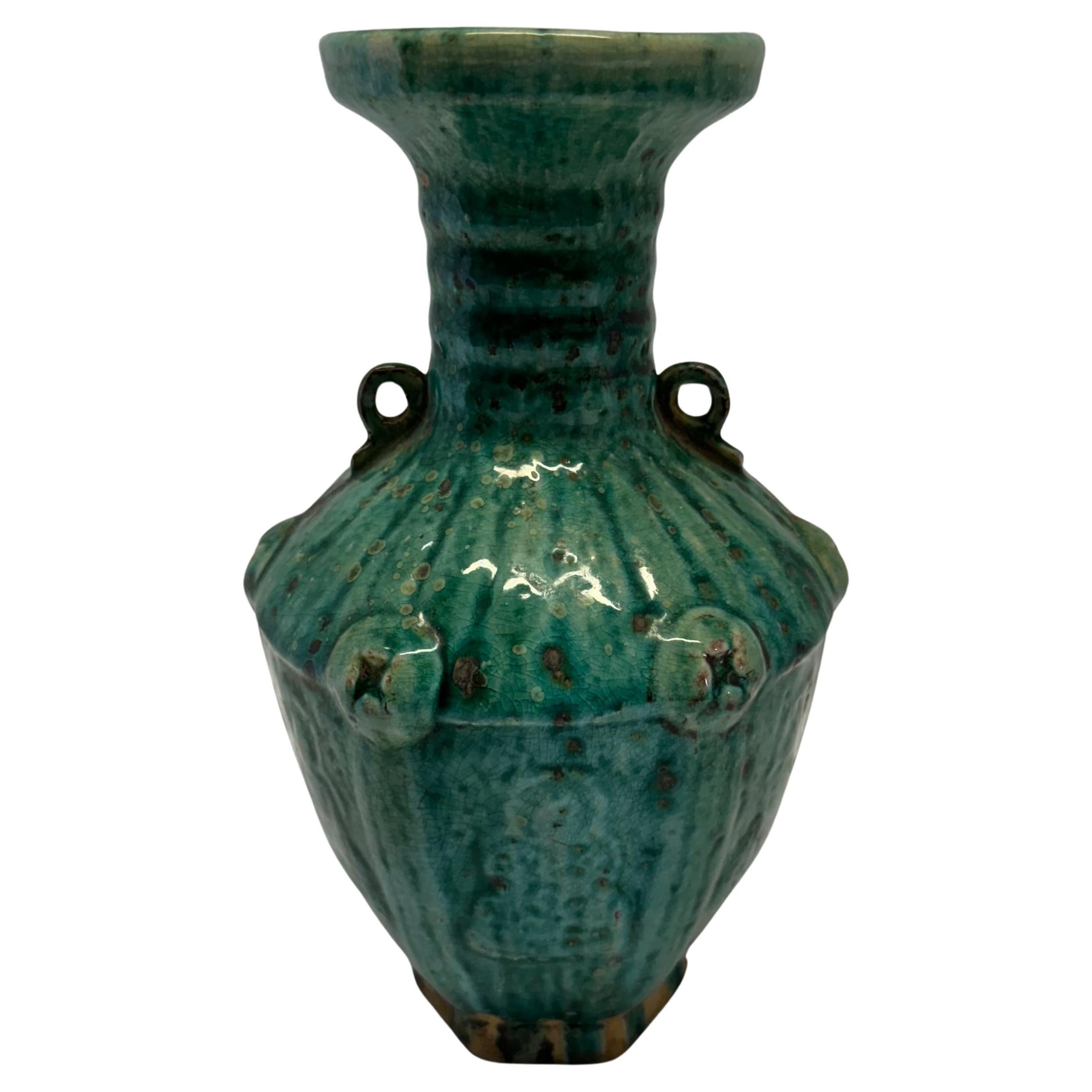 Vaso con smalto smeraldo screziato, Cina, Contemporaneo
