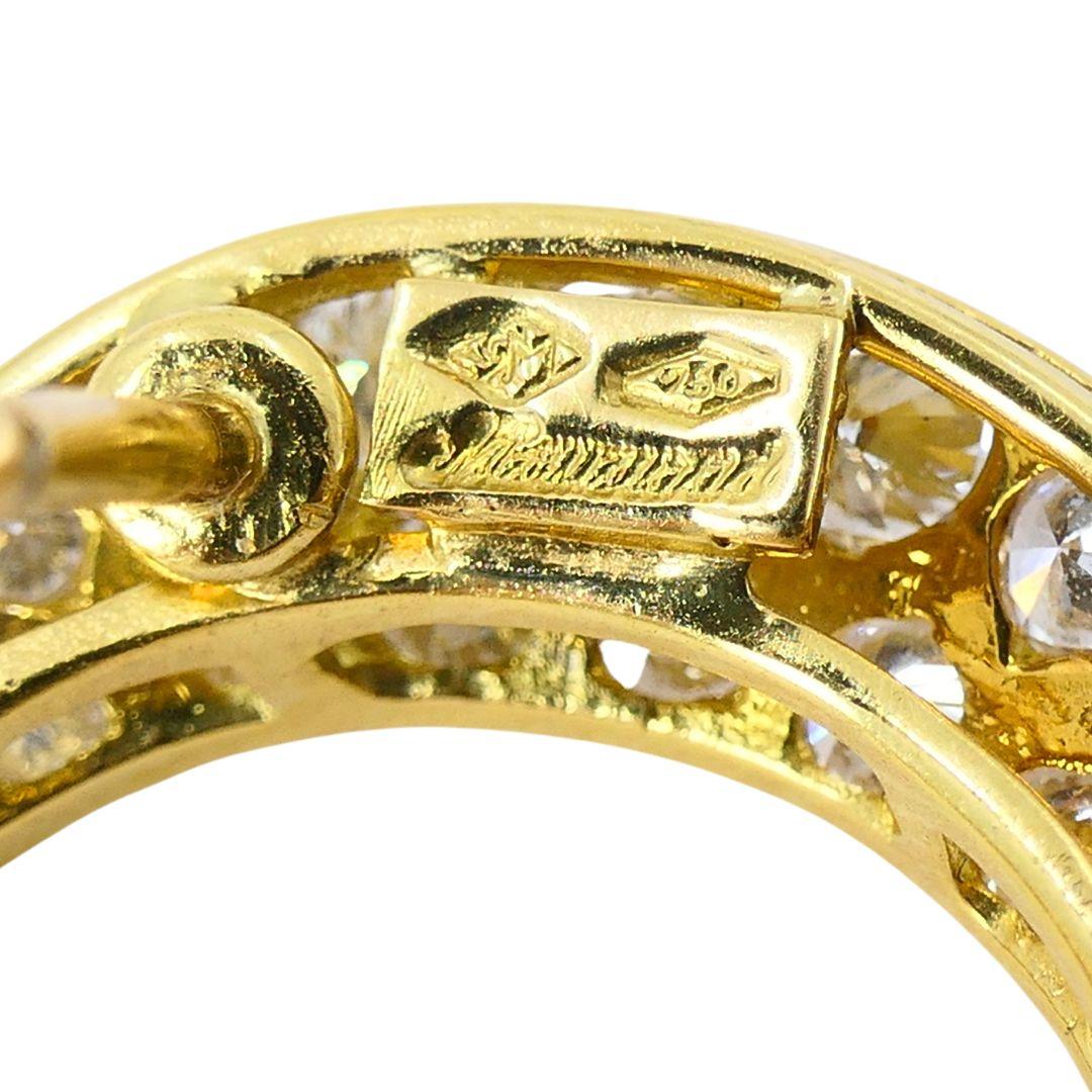 Orecchini a goccia celesti con stella lunare in oro 18 carati di Mouawad in vendita 3