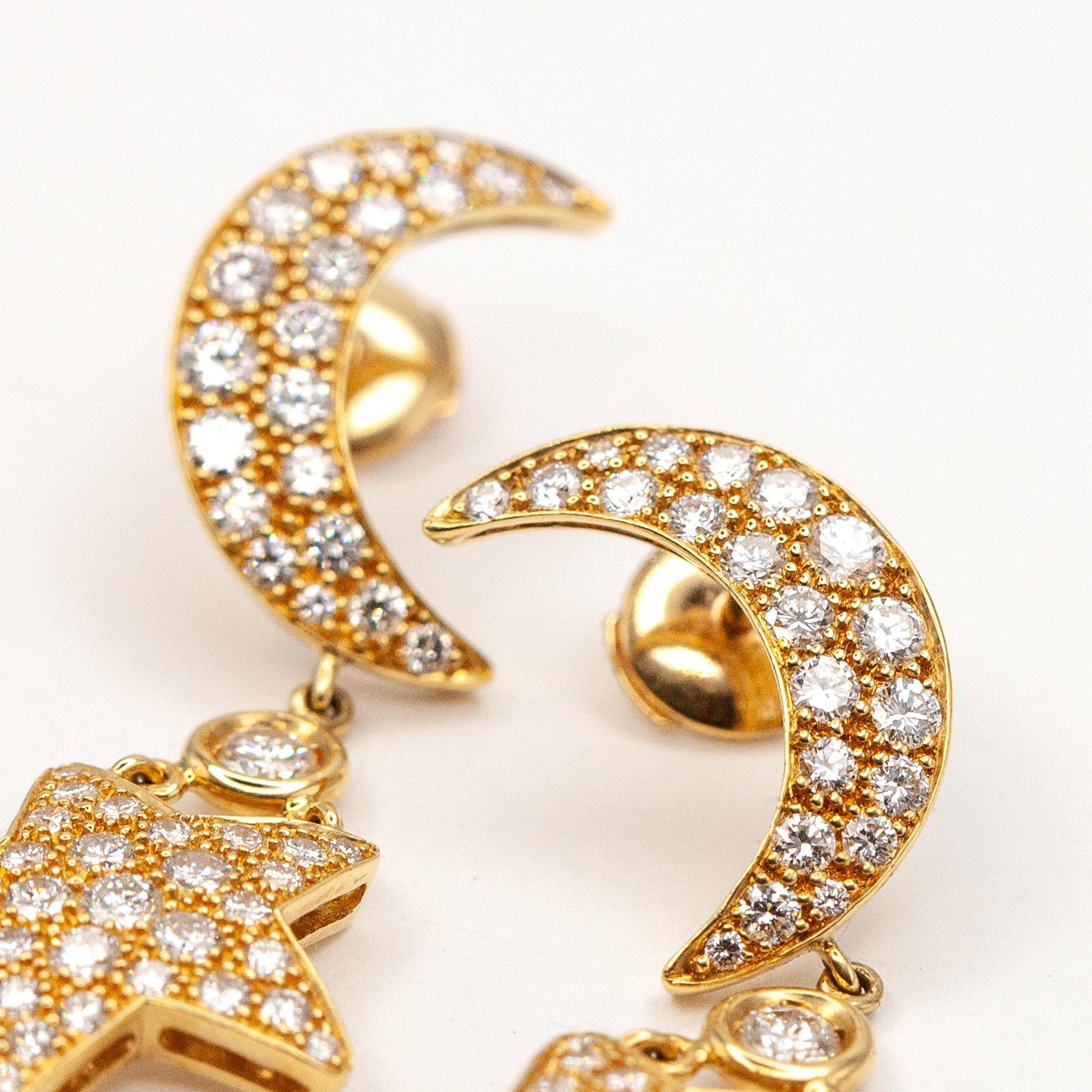 Mouawad 18K Yellow Gold Diamond Crescent moon and Star Drop Earrings (Moderne) im Angebot