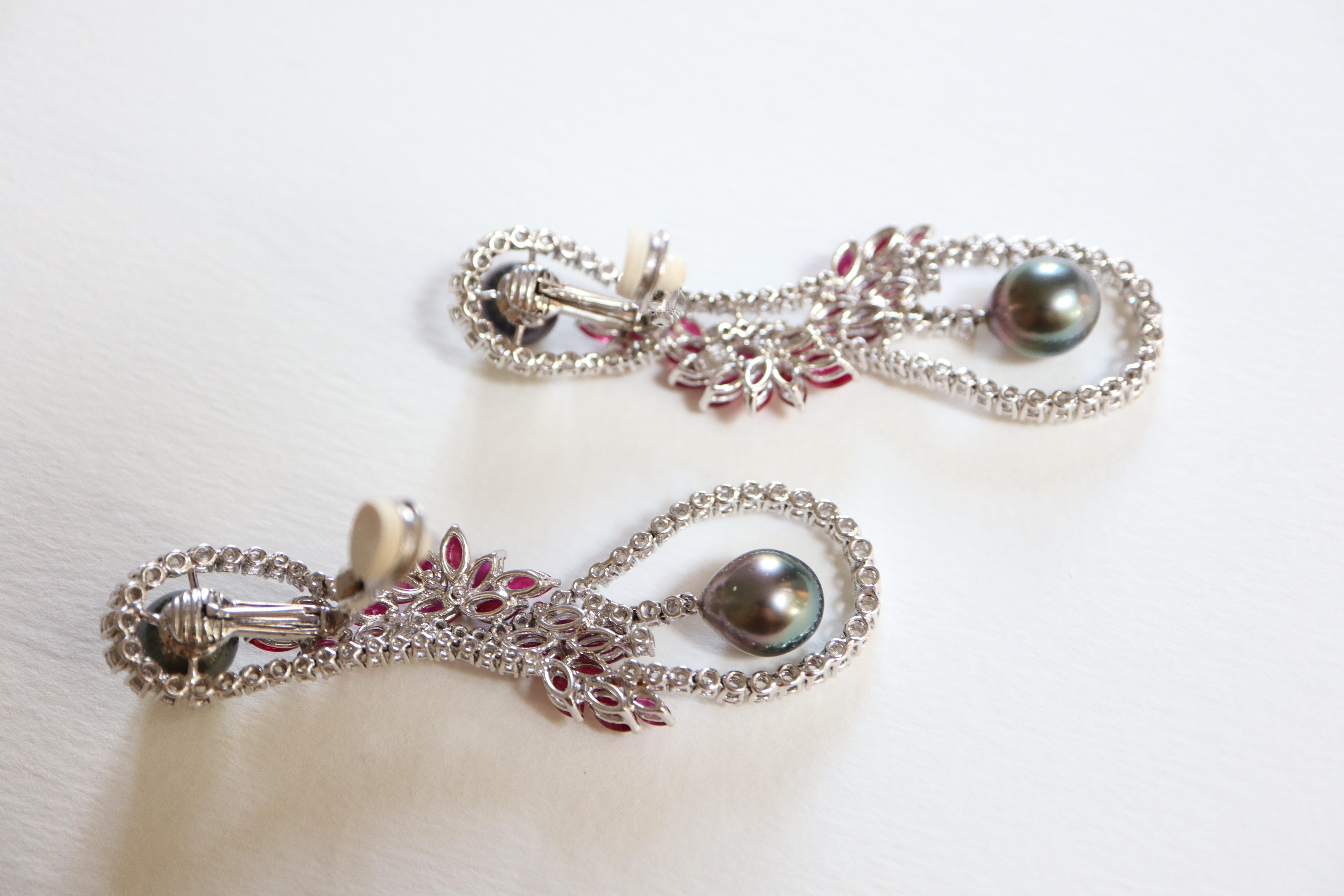 Boucles d'oreilles pendantes Mouawad en diamants de 6 carats et rubis de 11 carats en vente 4