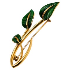 Broche botanique « Feuille en émail vert » de MOUAWAD, en or jaune 18 carats