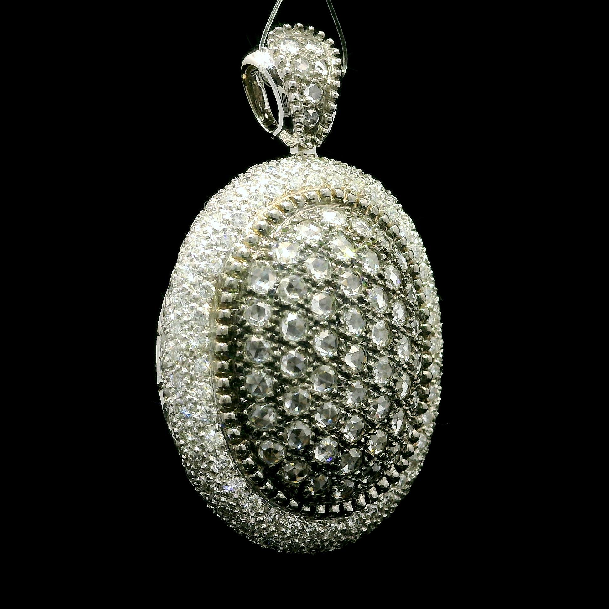 Mouawad Rosette Pendentif médaillon en or blanc 18 carats avec diamants taille rose de 5 carats Pour femmes en vente