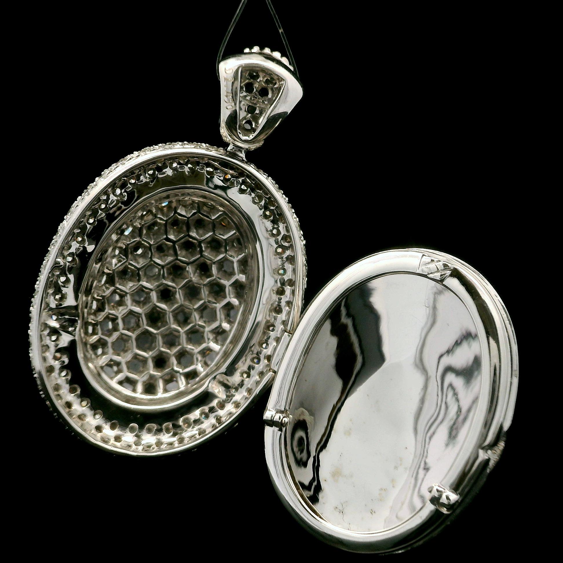 Mouawad Rosette Pendentif médaillon en or blanc 18 carats avec diamants taille rose de 5 carats en vente 3