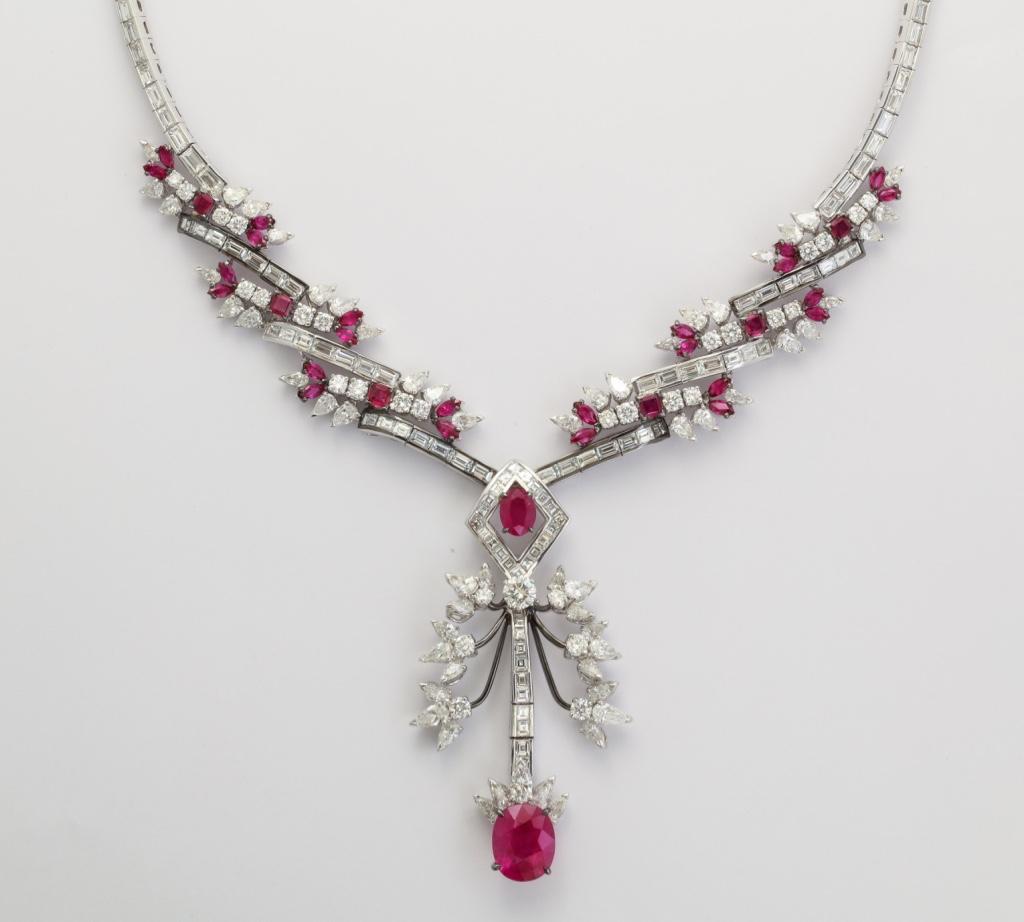Moderne Mouawad Ruby Diamond Necklace Bracelet Ring Earrings Suite en vente
