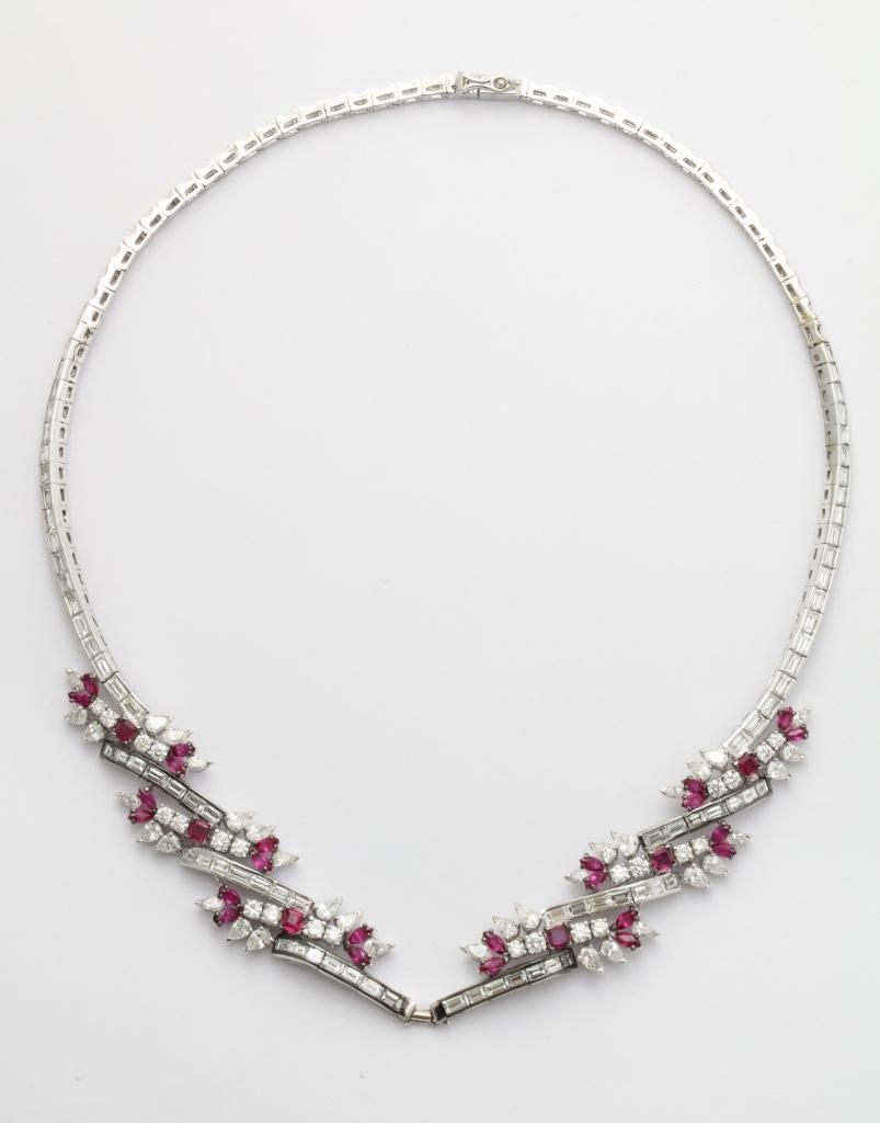 Taille coussin Mouawad Ruby Diamond Necklace Bracelet Ring Earrings Suite en vente