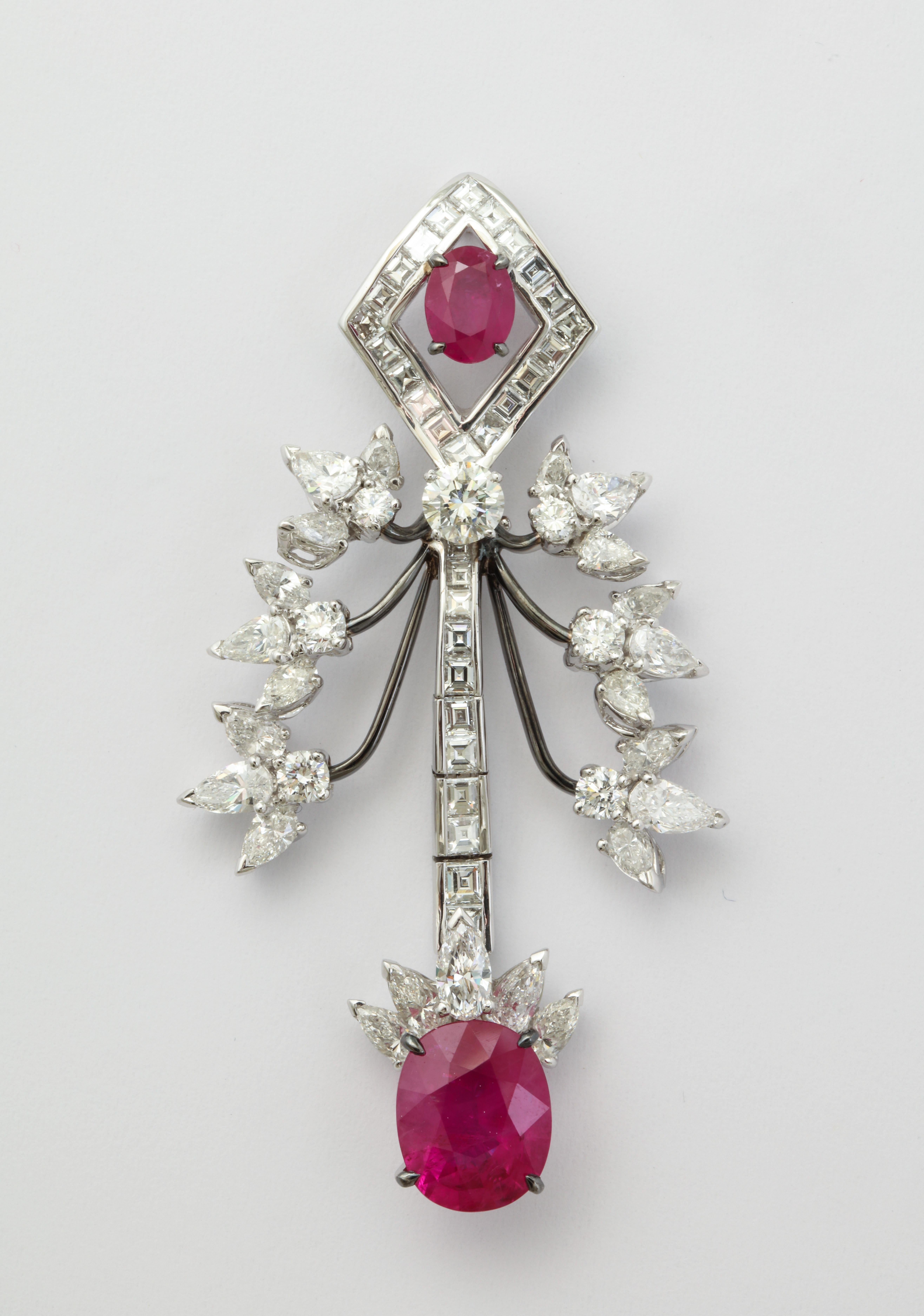 Mouawad Ruby Diamond Necklace Bracelet Ring Earrings Suite Bon état - En vente à Bal Harbour, FL