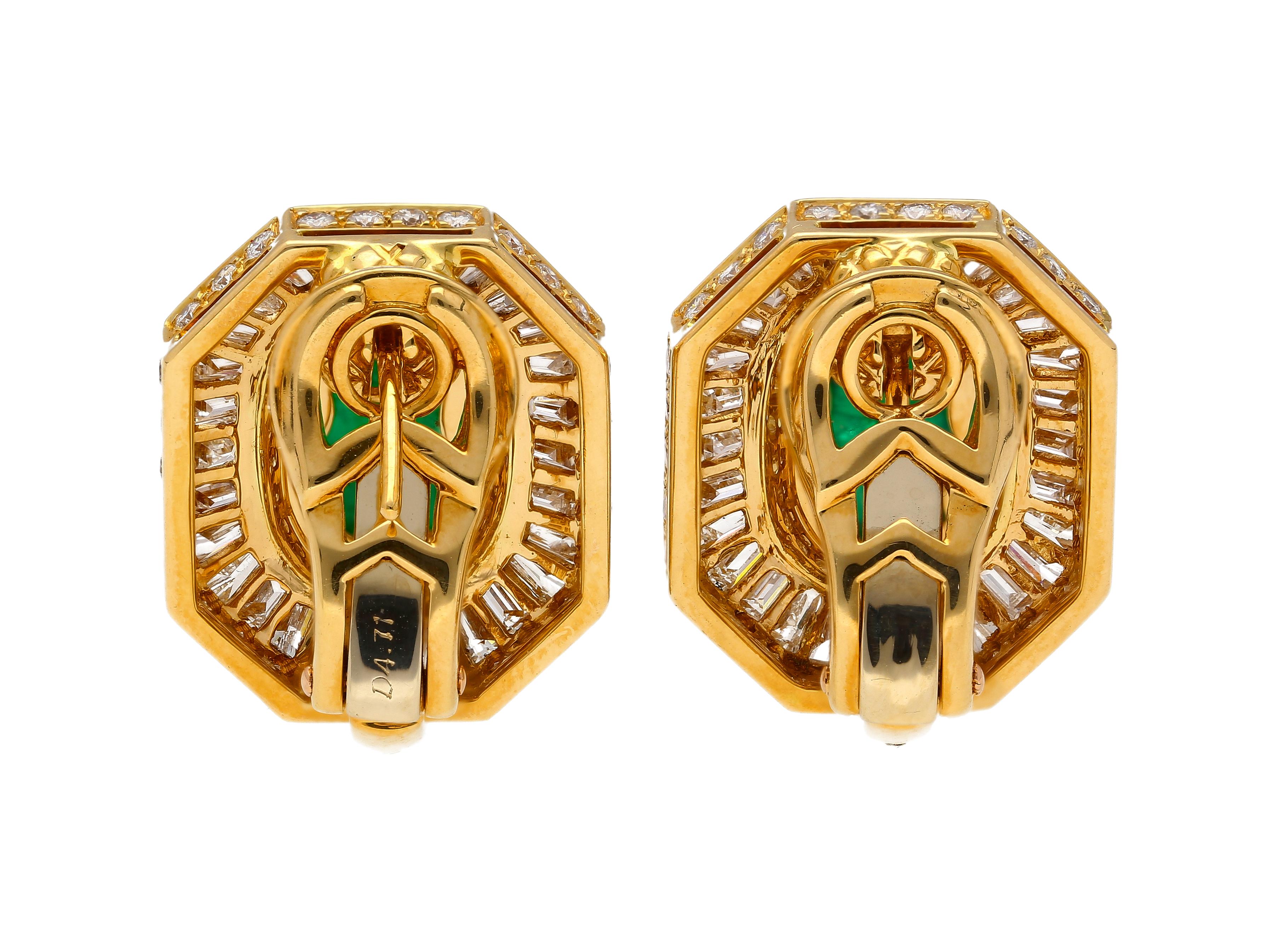 Retro Mouawad Signed Vivid Green Emeralds & Diamond Halo 18k Gold Clip on Earrings For Sale