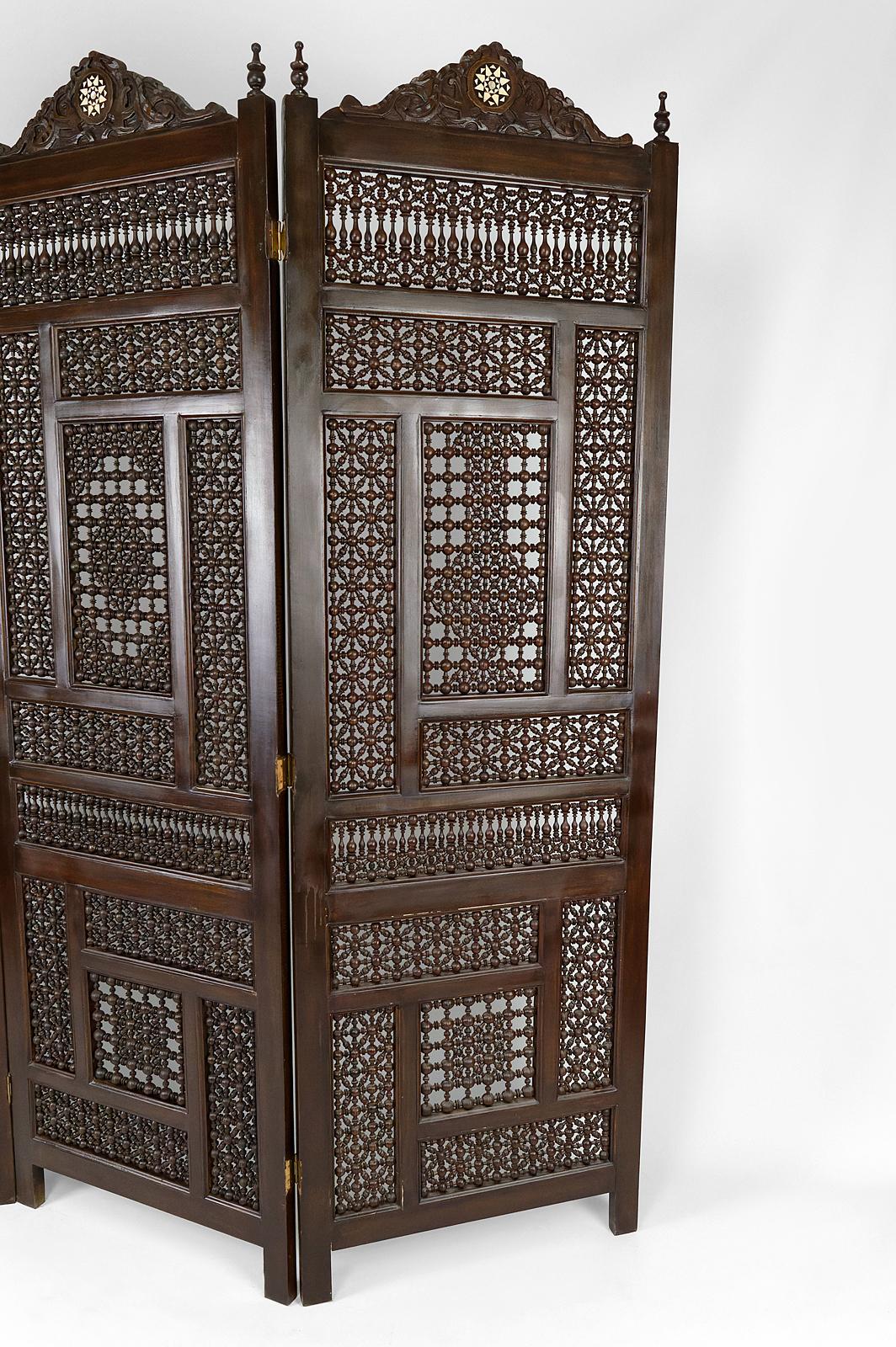 Carved Moucharabieh folding screen / room divider / paravent, Egypt, 19th Century