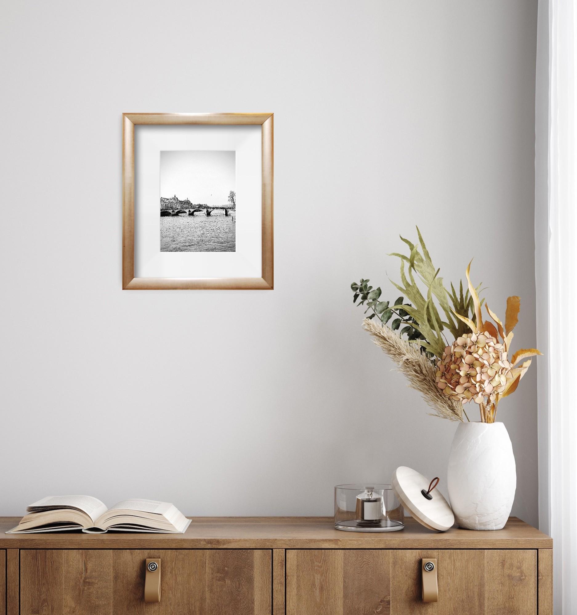 Black/white photo of Paris on matte premium paper 