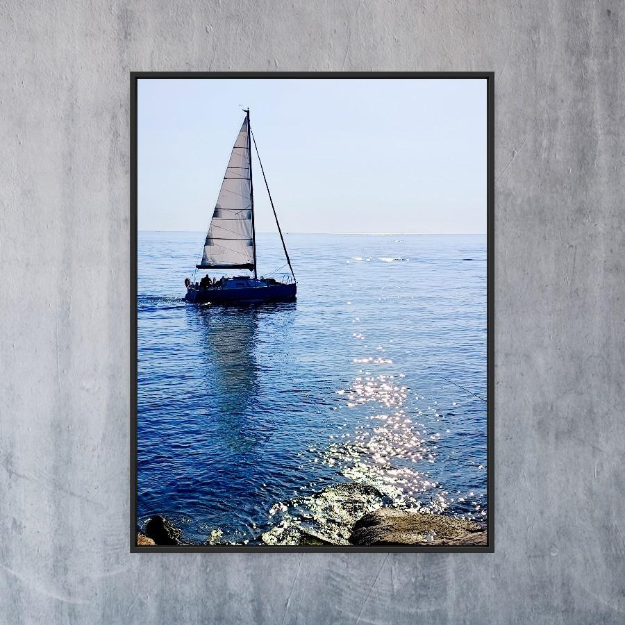Image contemporaine d'un bateau de mer Photo sur papier premium 