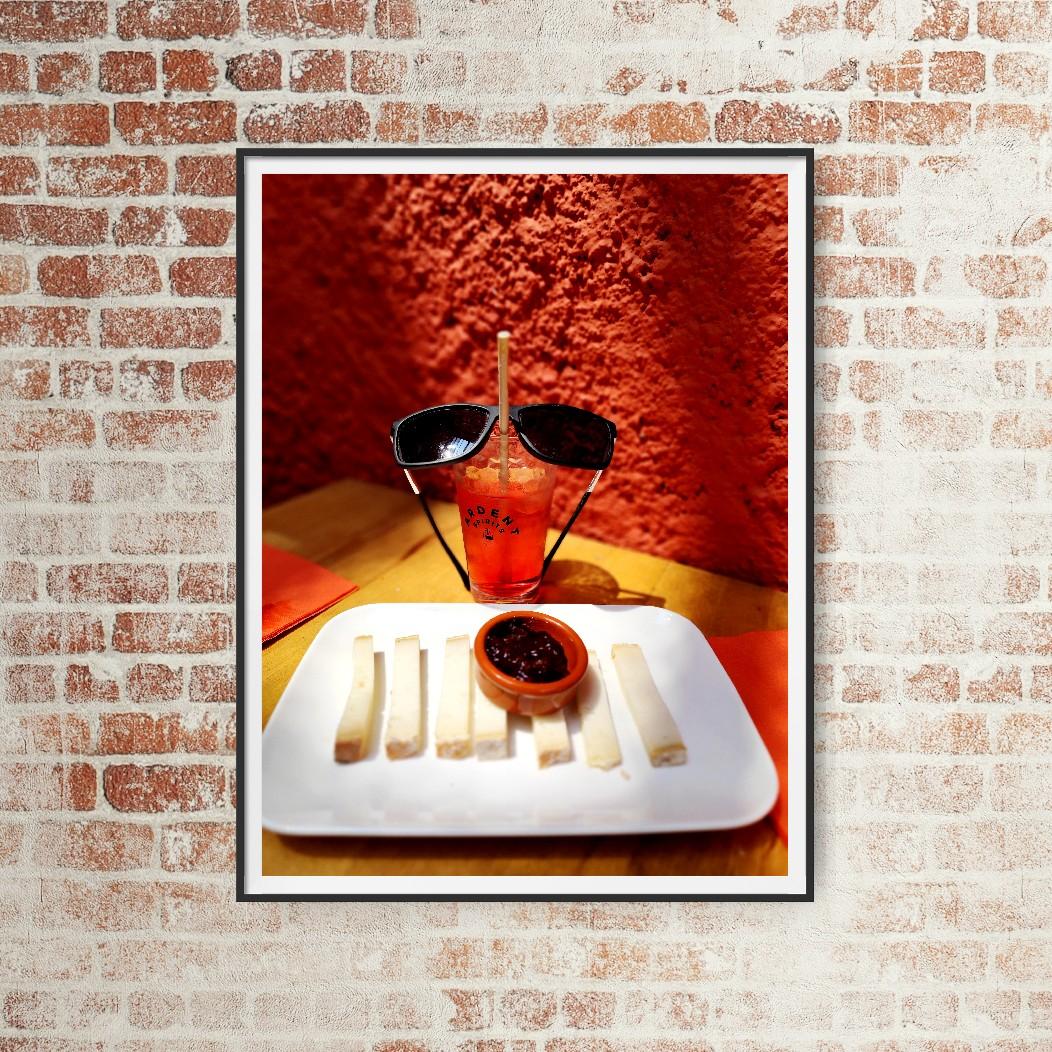 Moderner Stillleben-Fotodruck der modernen Kunst „My grenadine drink moment“ limitierte Auflage im Angebot 5
