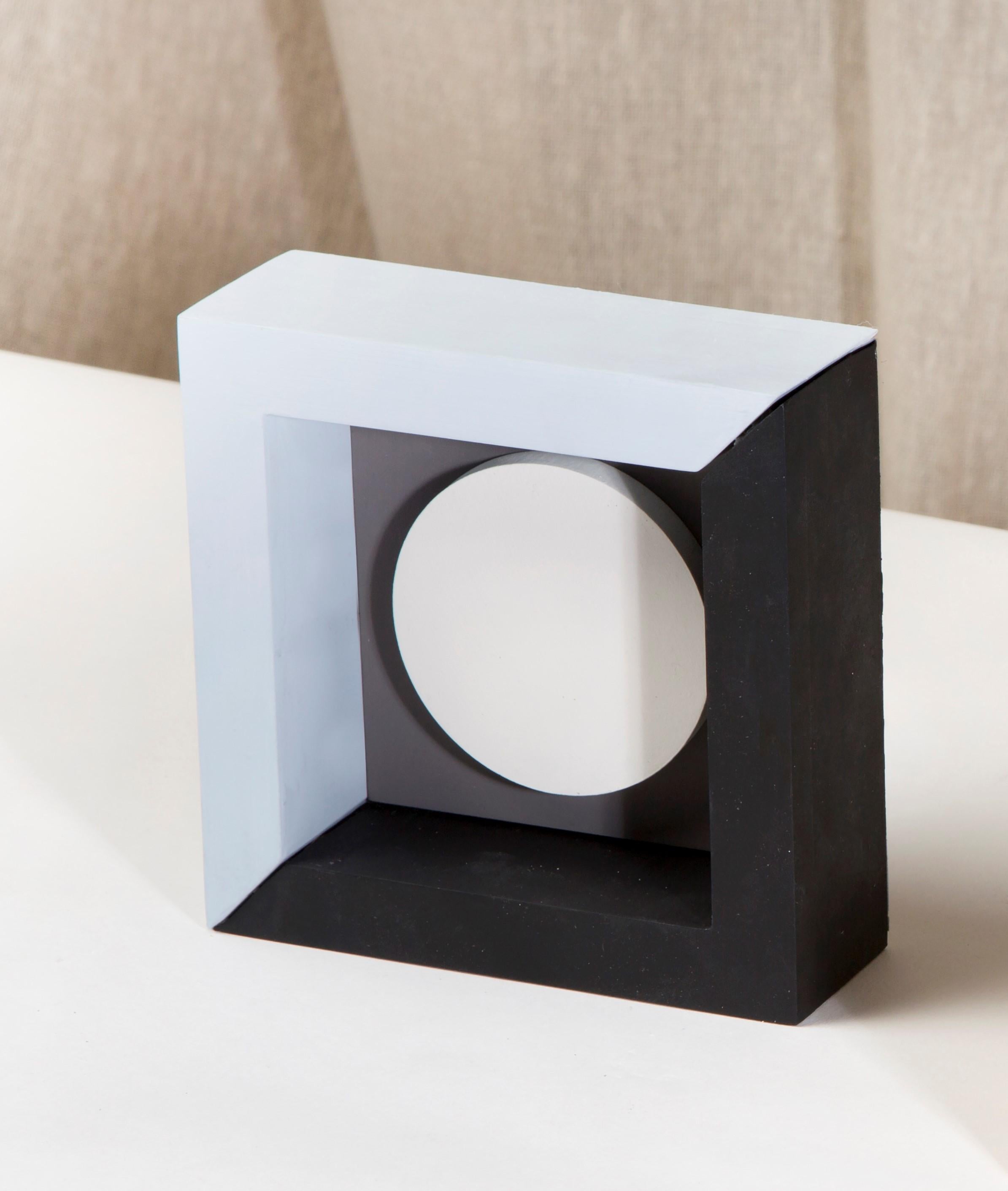Moule pour bol de Theodora Alfredsdottir
Pièce unique
Matériaux : MDF
Dimensions : 15 x 15 x 6 cm : 15 x 15 x 6 cm

Theodora Alfredsdottir est un studio de conception de produits basé à Londres. 
Theodora est une designer de produits islandaise.
