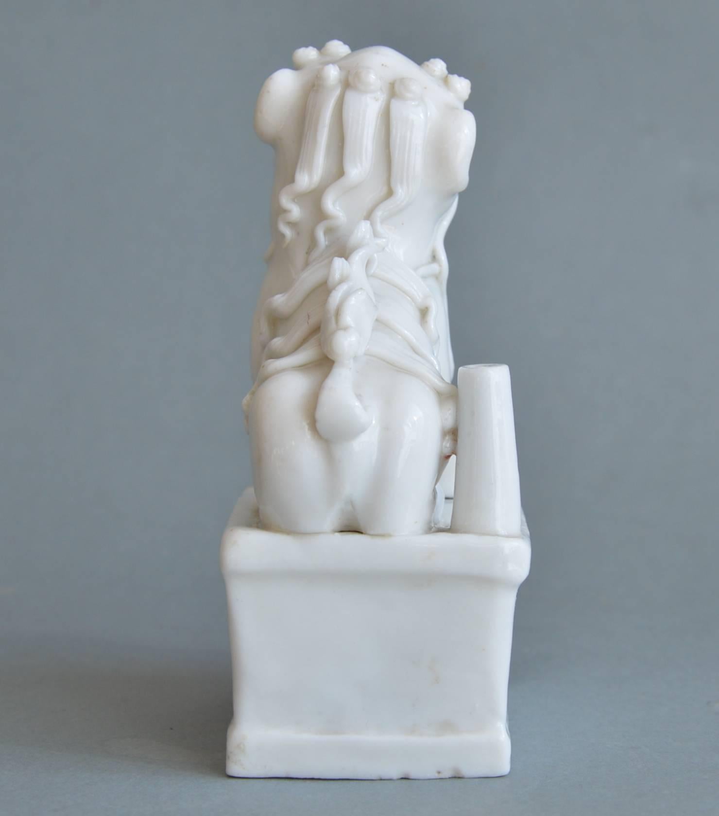 Moulded Miniature Blanc de Chine Porcelain Figurine of a Foo Lion Kangxi In Good Condition In Brussels, BE