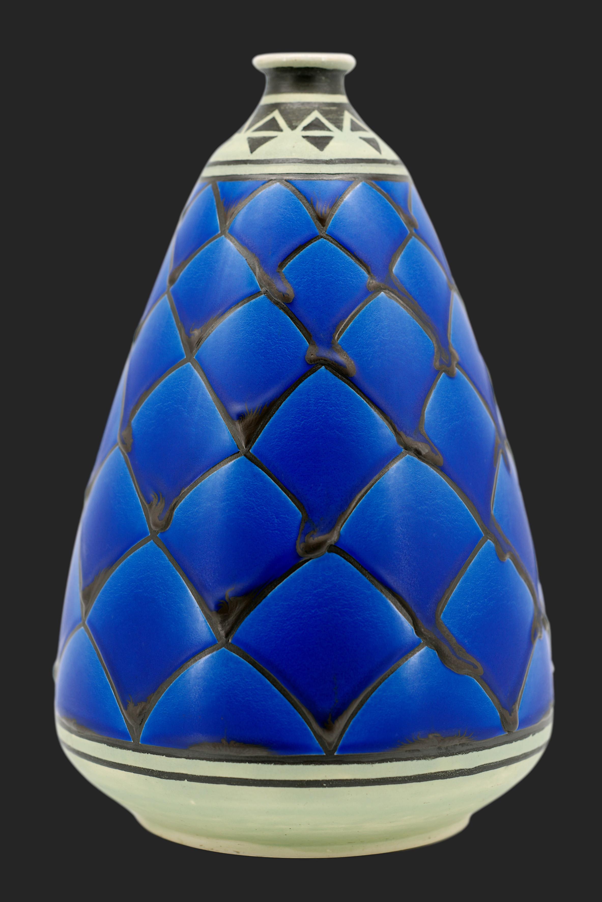 Moulin-des-Loups, Orchies, Paire de vases en céramique Art Déco français 1920 Excellent état - En vente à Saint-Amans-des-Cots, FR