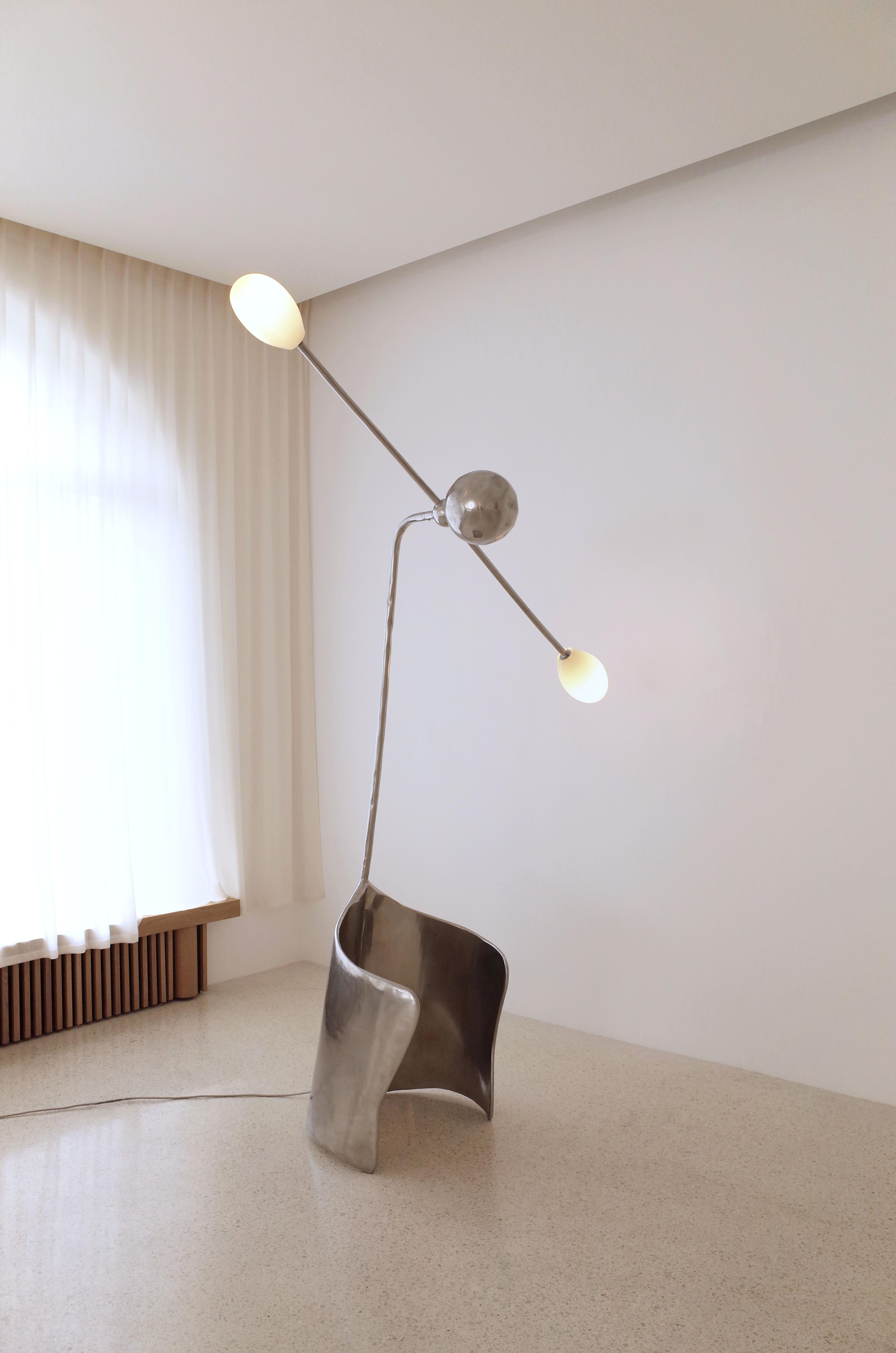 Lámpara de pie Moulin Inox by Atelier Ellery en Nuevo estado para la venta en Geneve, CH